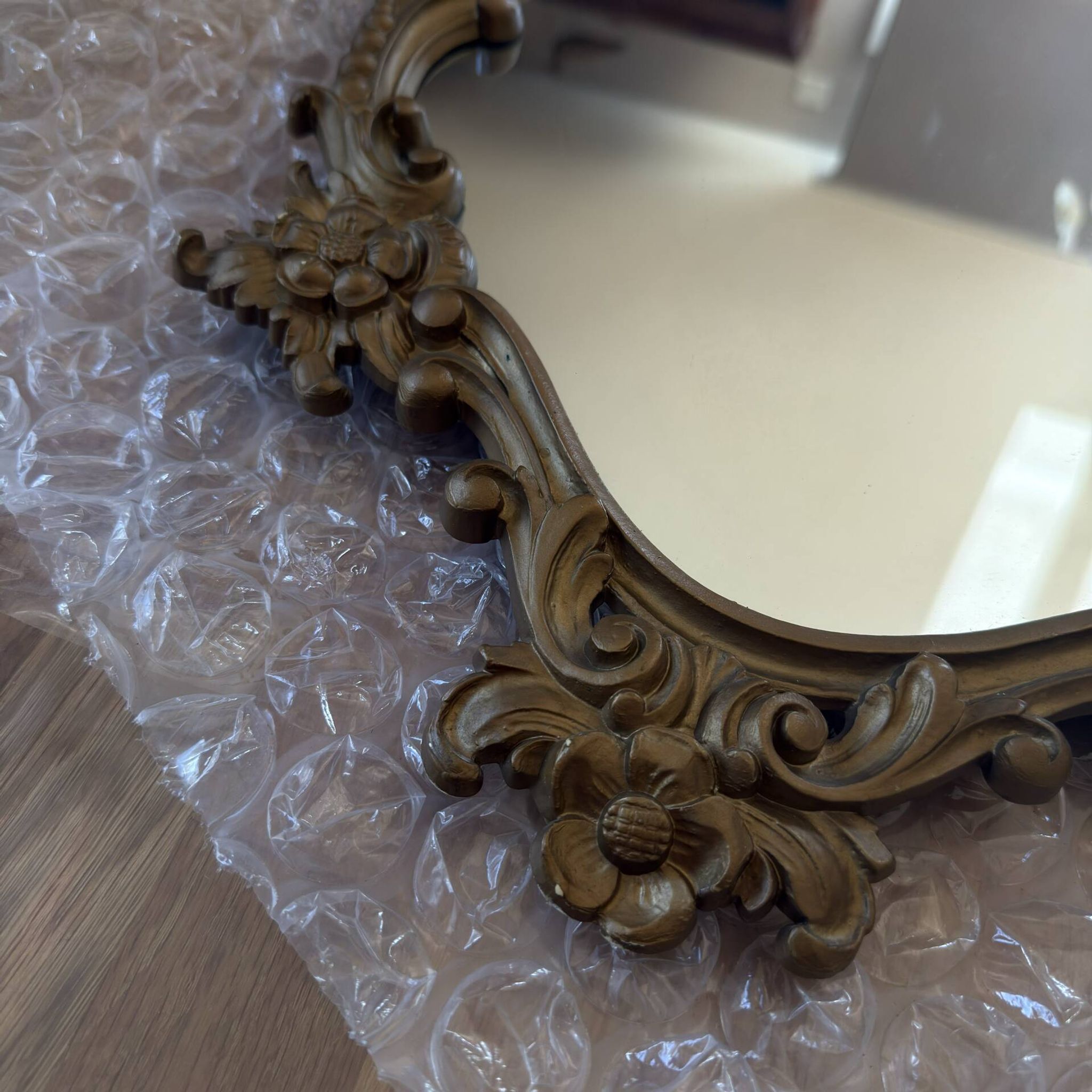 Miroir ancien style Louis XV Rocaille avec cadre sculpté