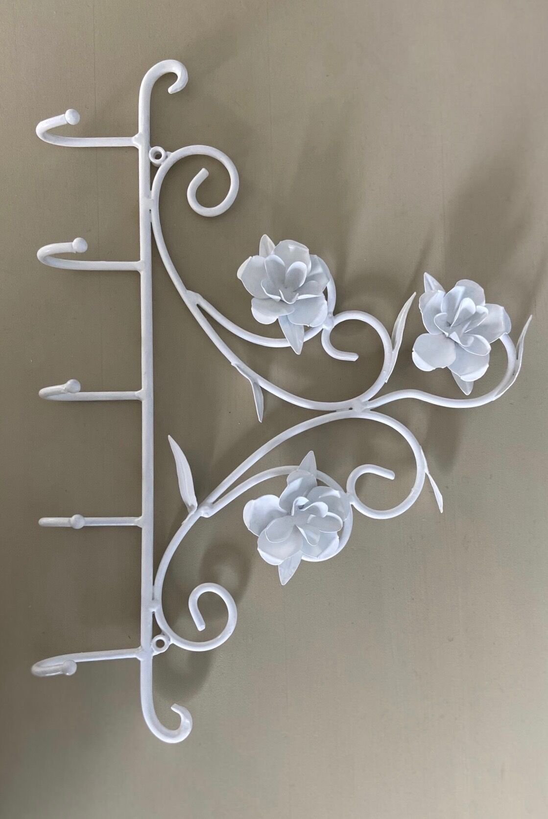 Metal wall towel rail
