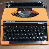 Silver Reed Silverette S Typewriter Orange