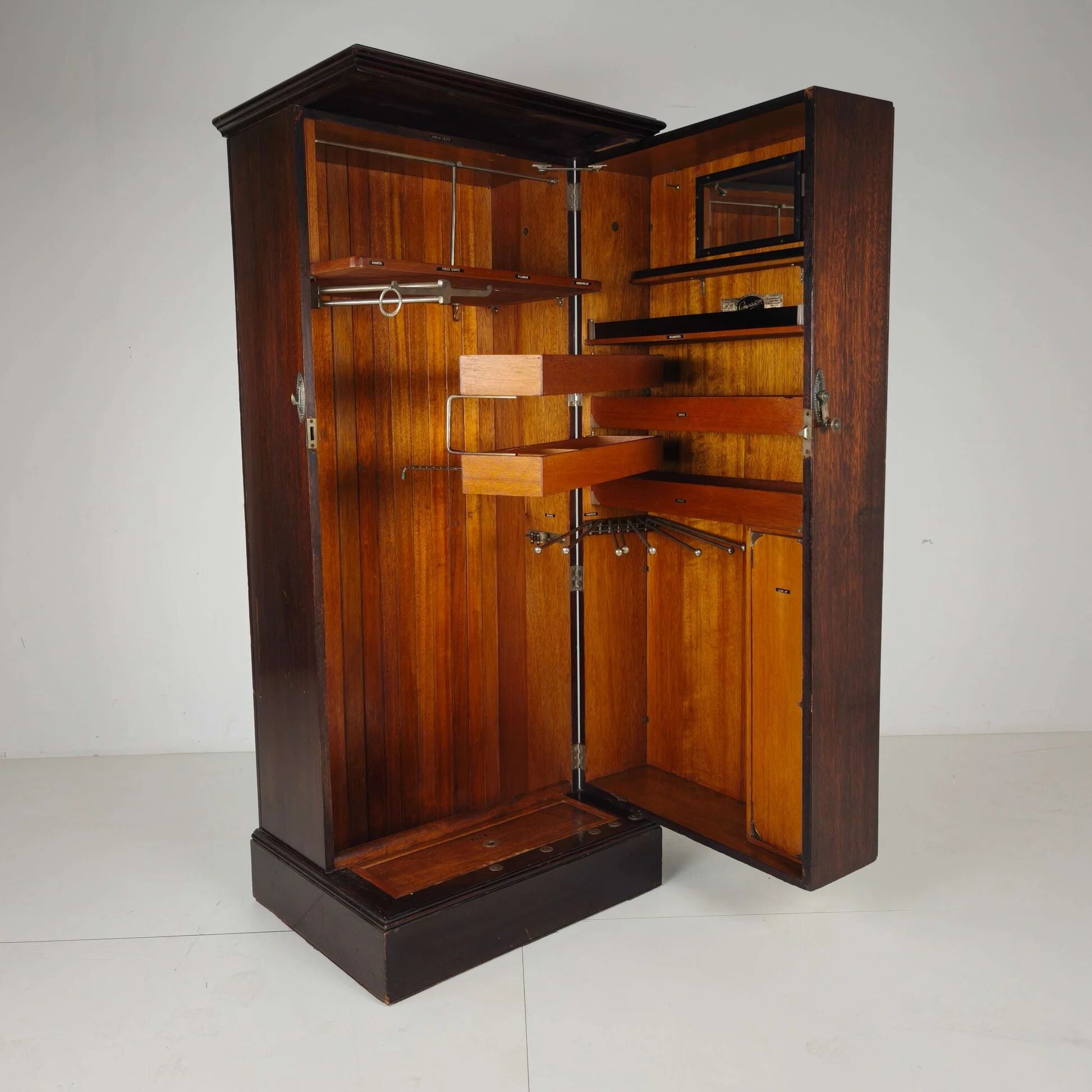 Compactom c.1920 ship gentleman’s wardrobe – model ZA G227