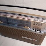 Itt Oceanic portable radio