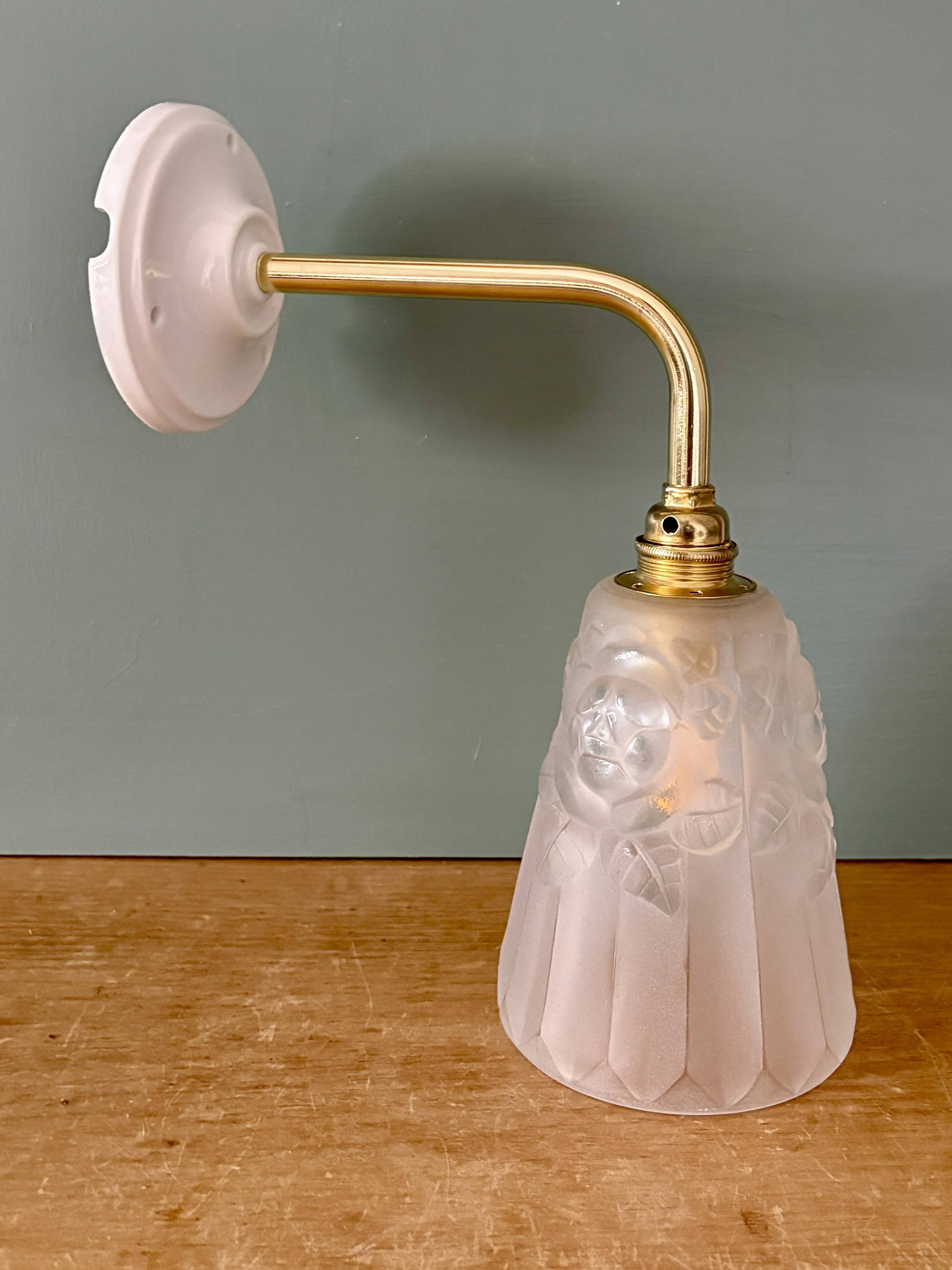 Vintage Art Deco curved tulip wall light - Degué