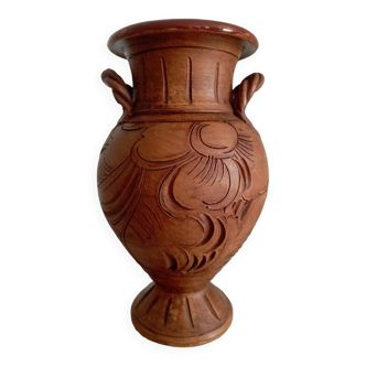 Ceramic vase