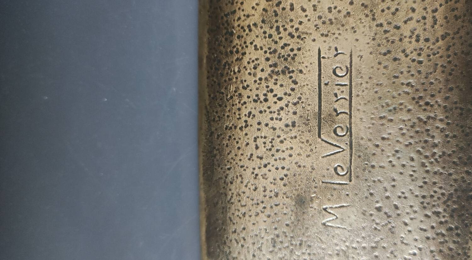 Vide Poche Bronze signé Max Le Verrier. Scène Antique. Dim 15 x 8 cm
