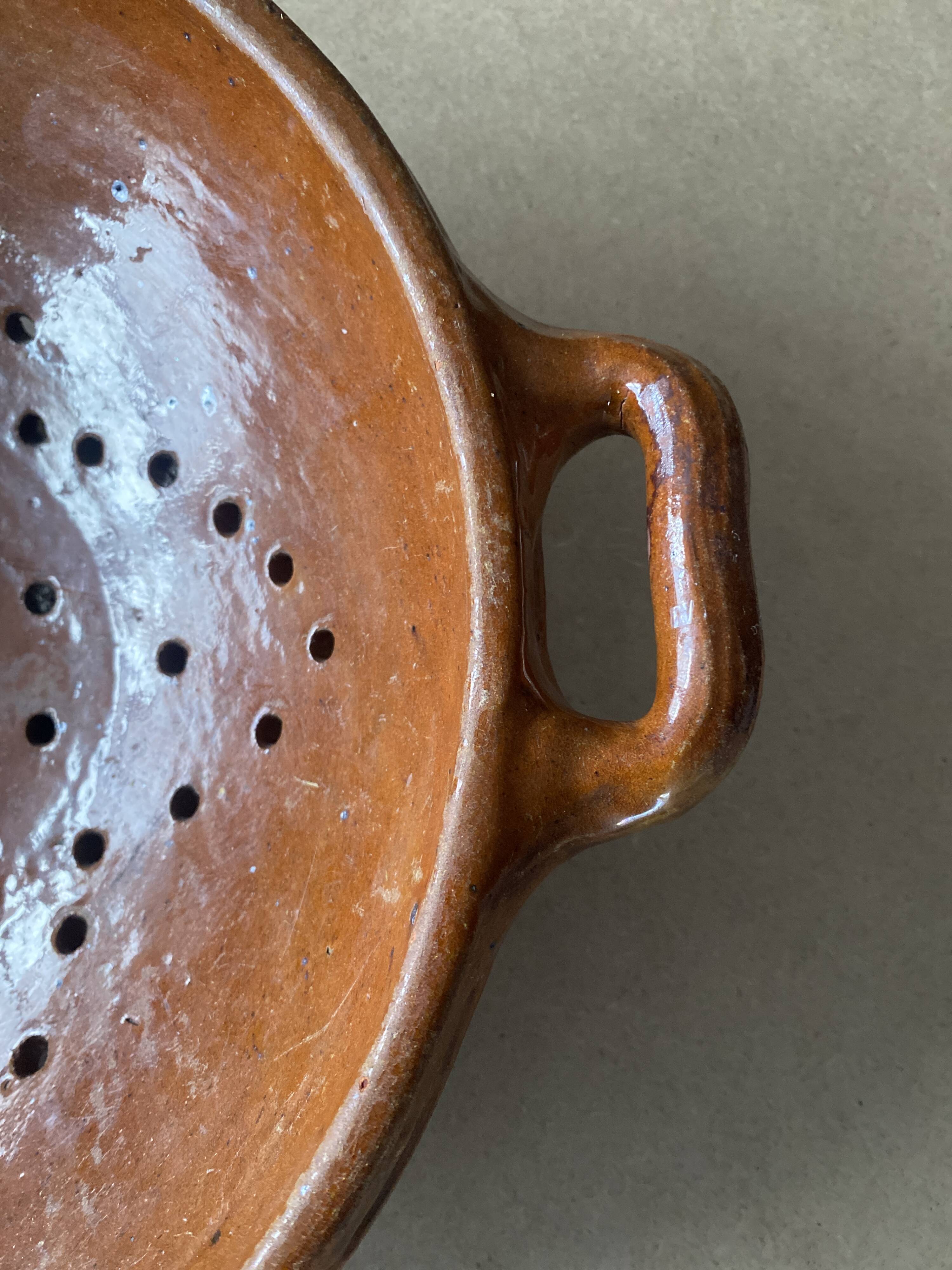 Glazed earthenware drainer