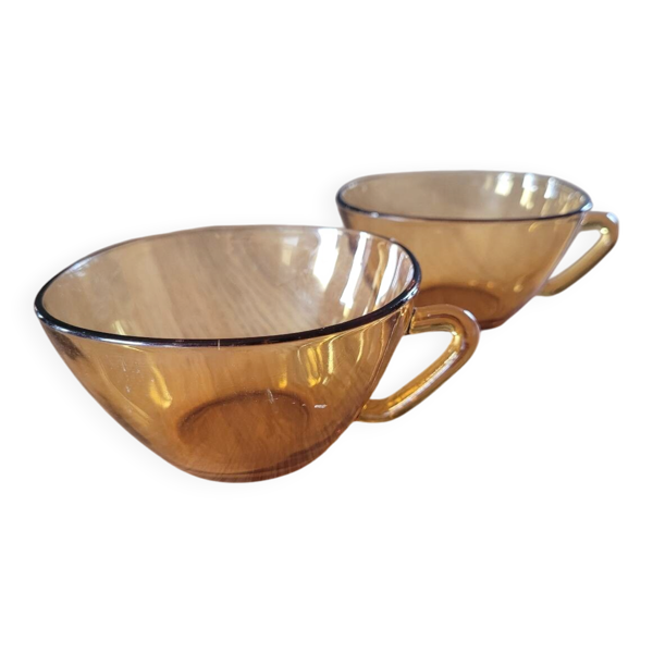 2 tasses à thé en verre ambré  Vereco