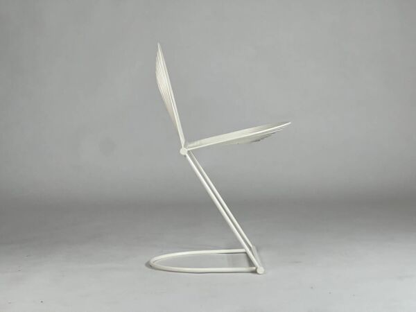 Chaise suspendue par Jutta et Herbert Ohl pour Rosenthal années 1980 Memphis