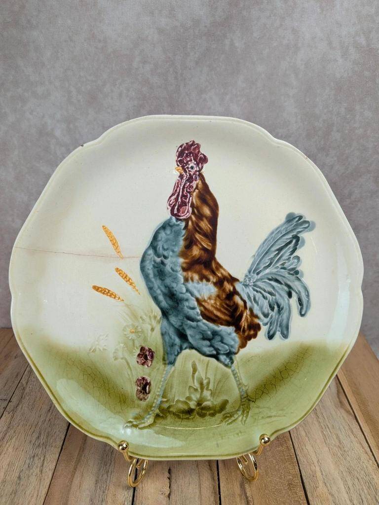 Antique plate Terre de Fer Choisy-le-Roi Hb – Polychrome cock in slipware