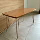 Table basse vintage 1960 Formica teck et pieds laiton