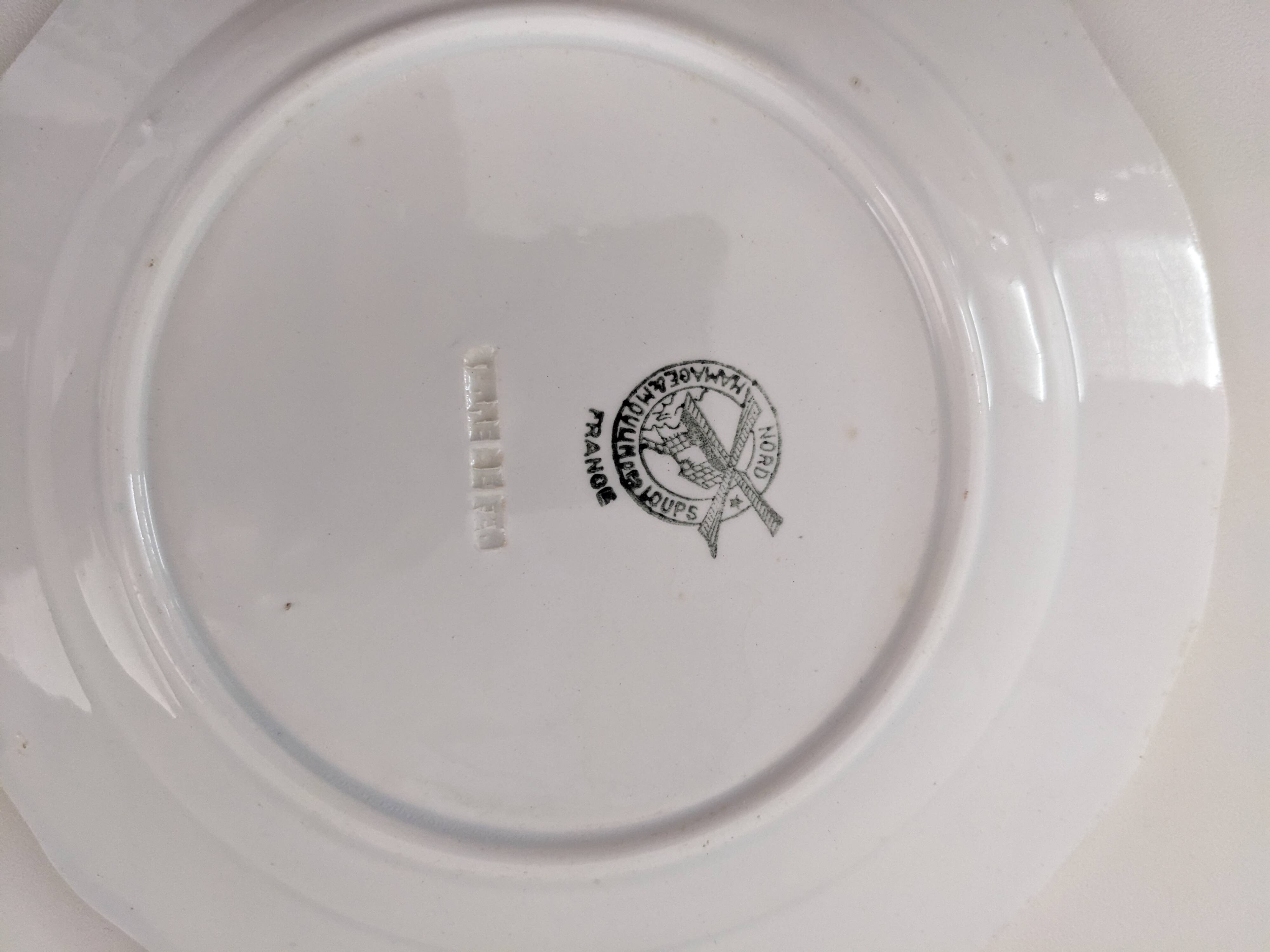 Moulin des Loups Terre de Fer dessert plates