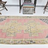 Tapis persan vintage rouge et jaune