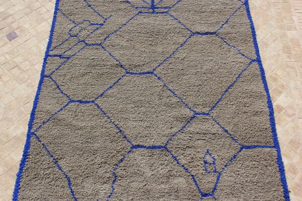 Tapis berbère taupe et bleu majorelle 200x308cm