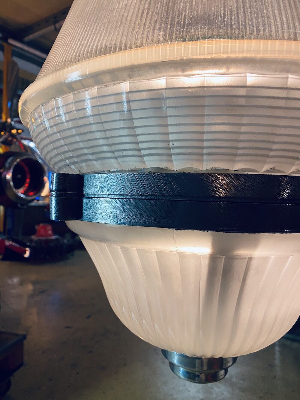 Glass pendant lamp