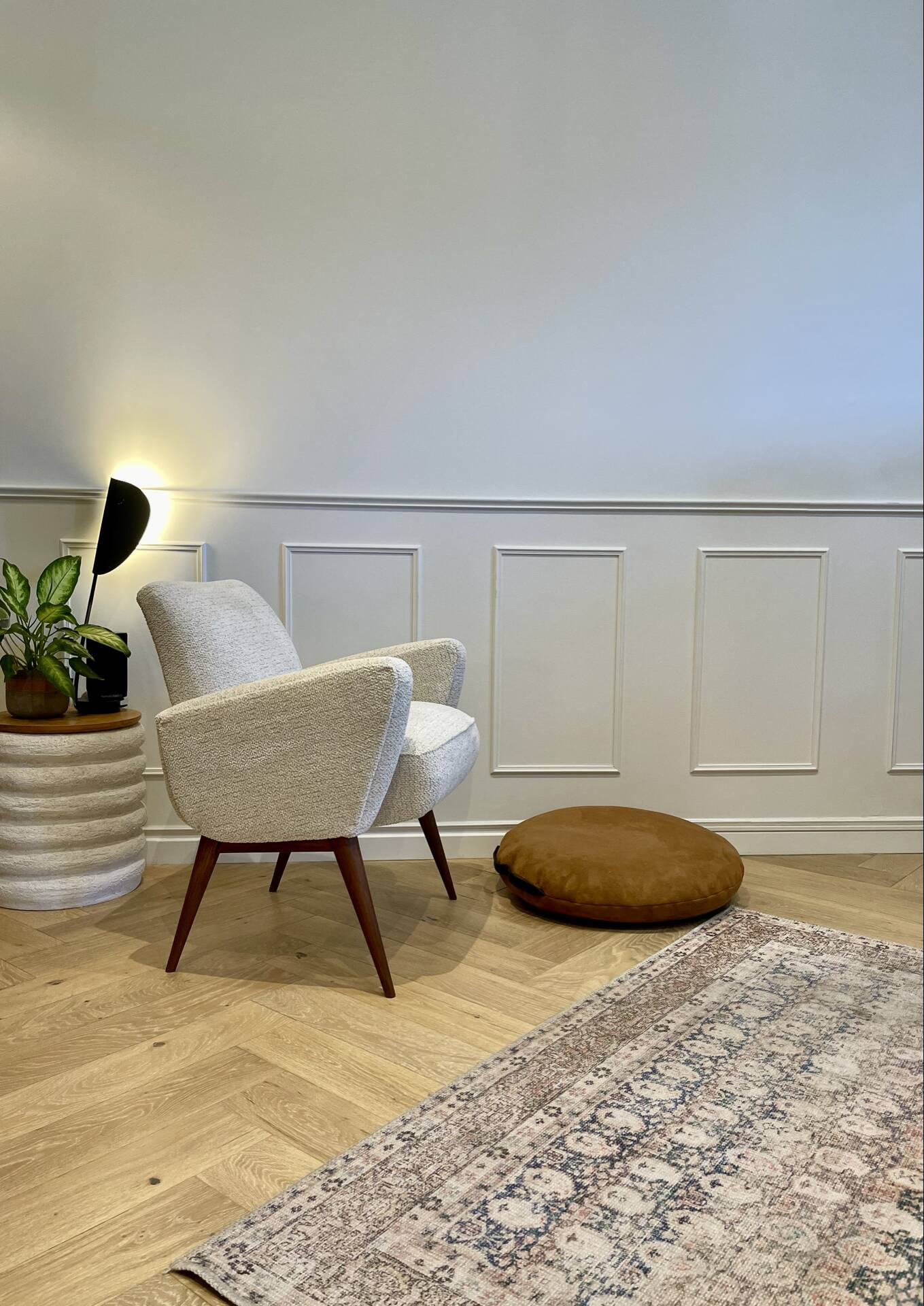 Vintage armchair – Ecru fabric – 1970s