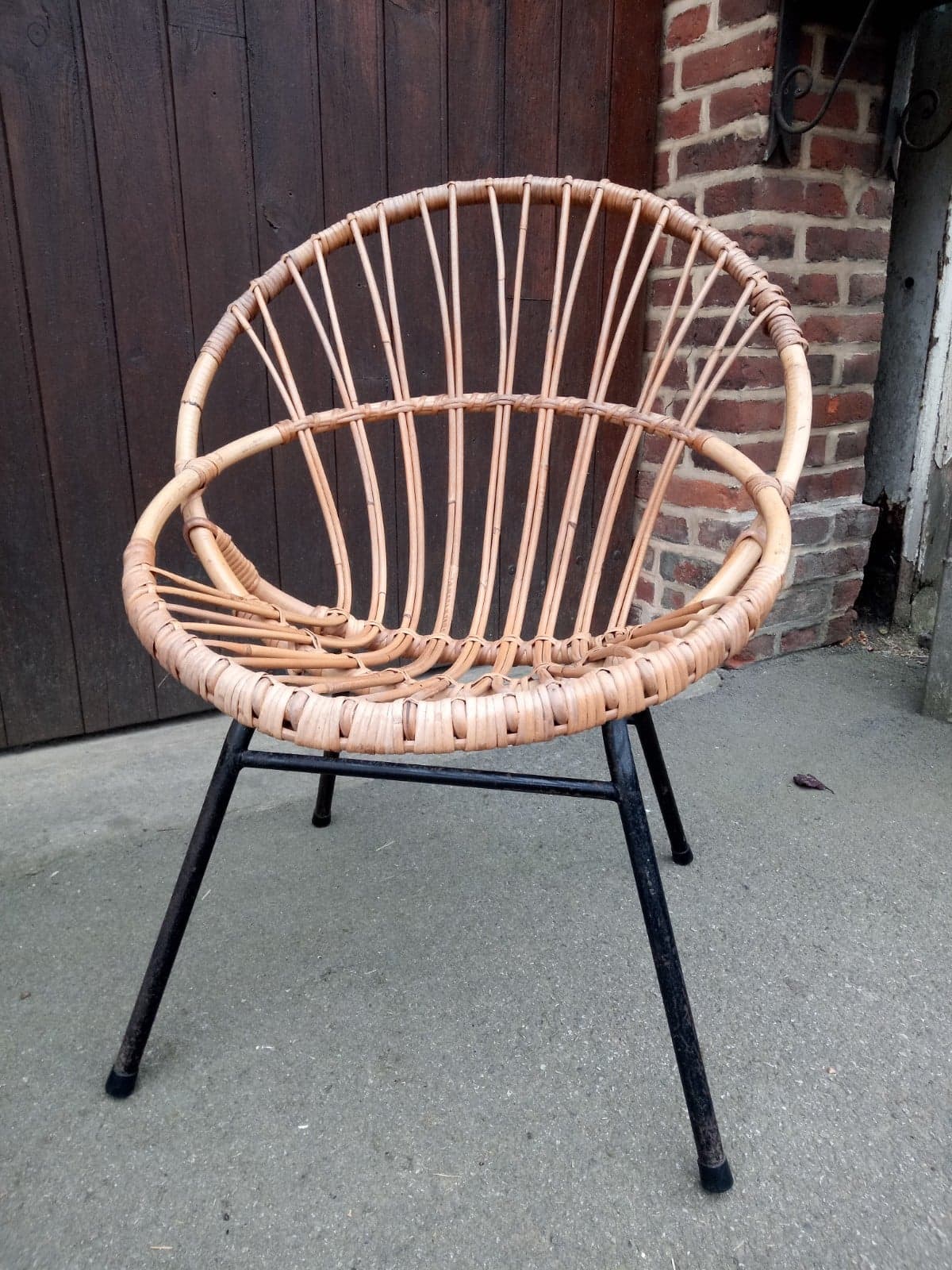 Pair of shell armchairs