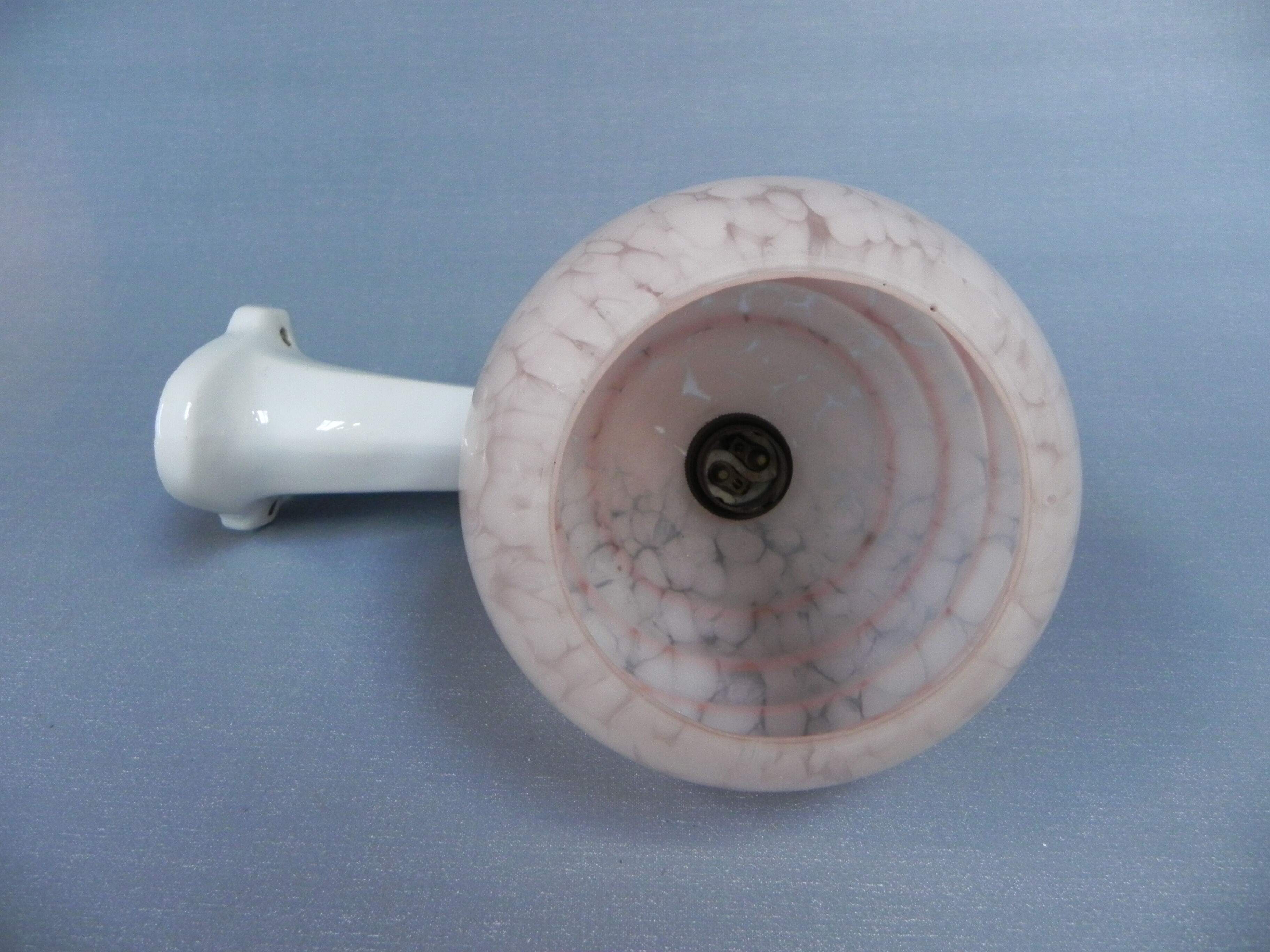 Art deco wall lamp with porcelain holder
