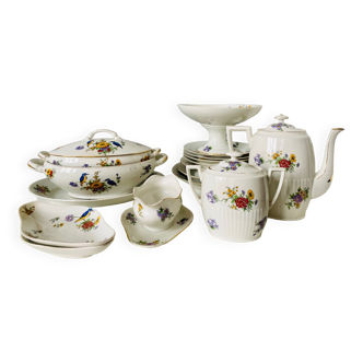 Ensemble de 16 pièces en porcelaine de Limoges