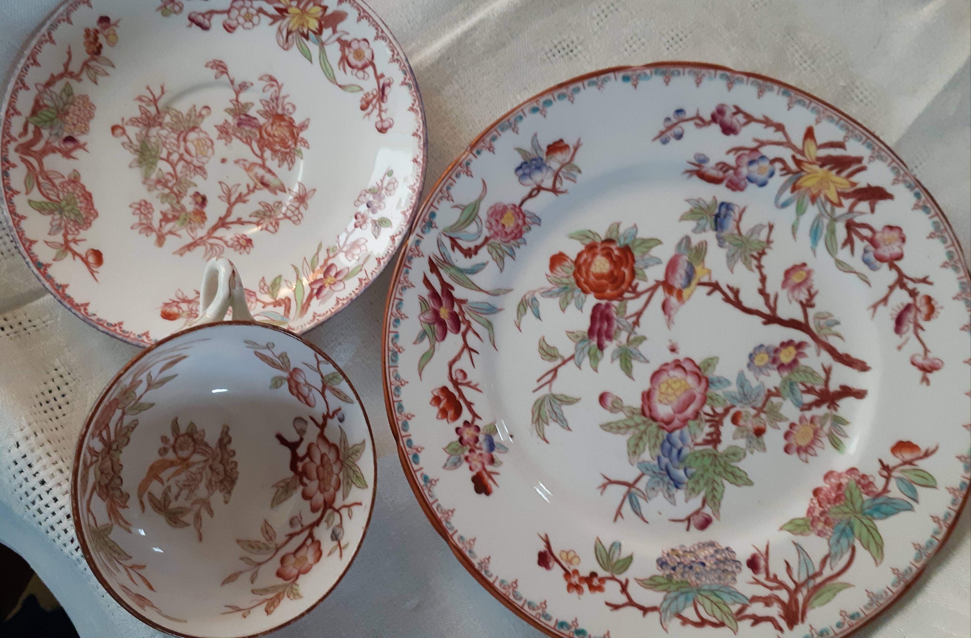Tasse, soucoupe et assiette Minton