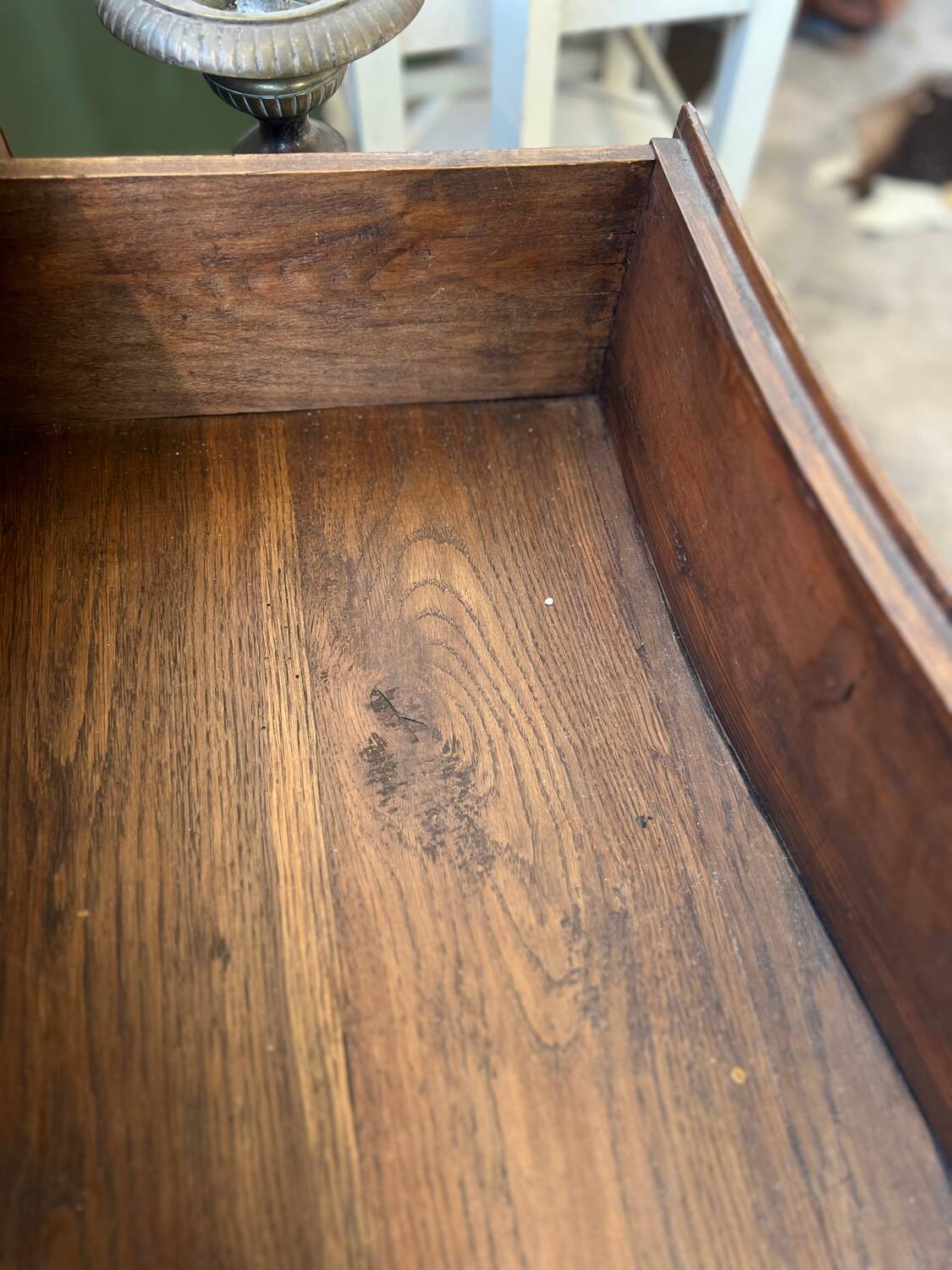 Curved commode in Louis XV style