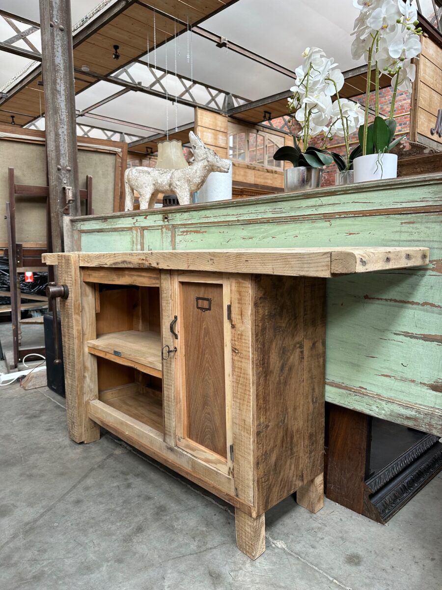 Joiner's workbench from the early 20th century.