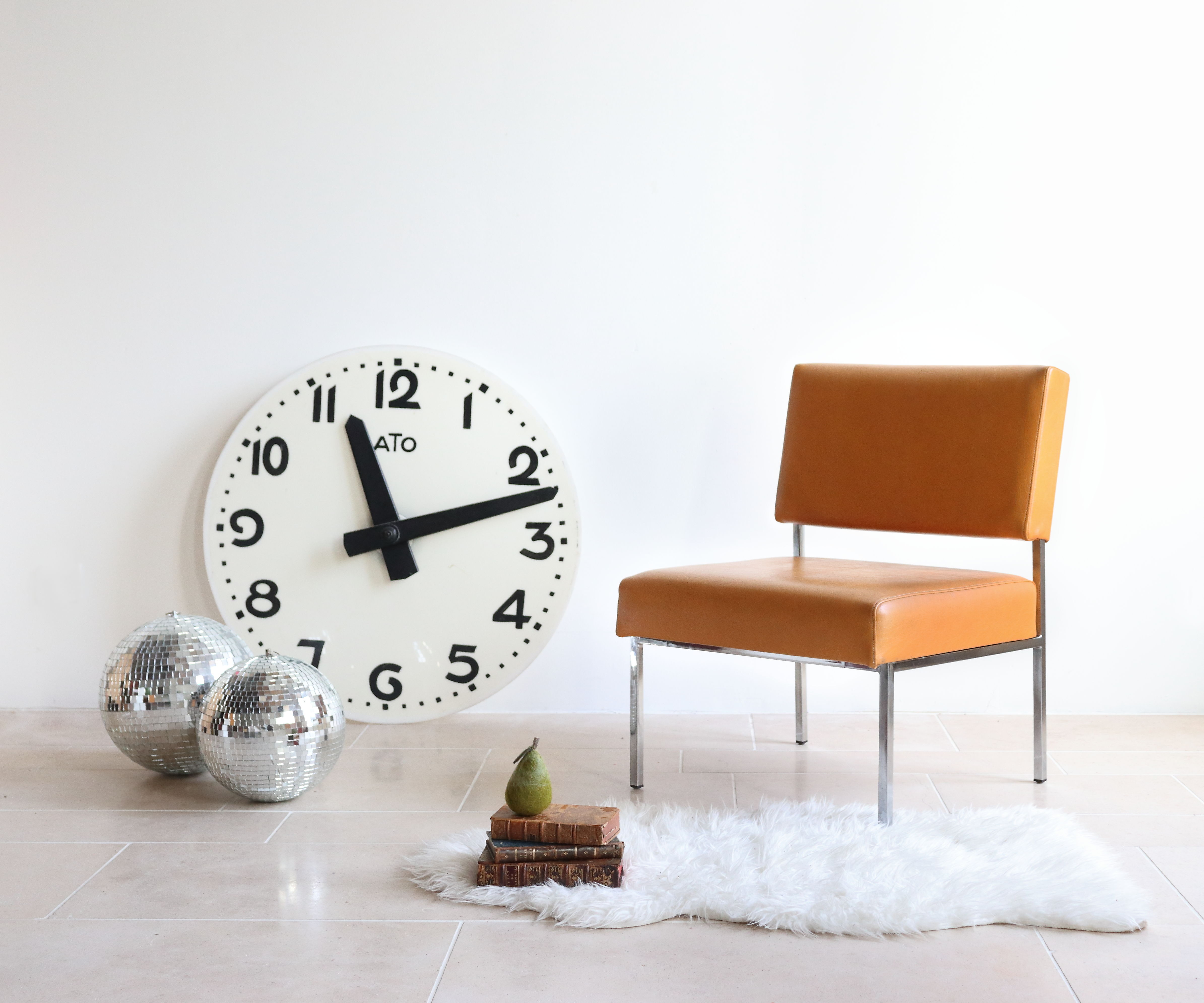 Modernist armchair in chromed metal and imitation leather, 50s/60s