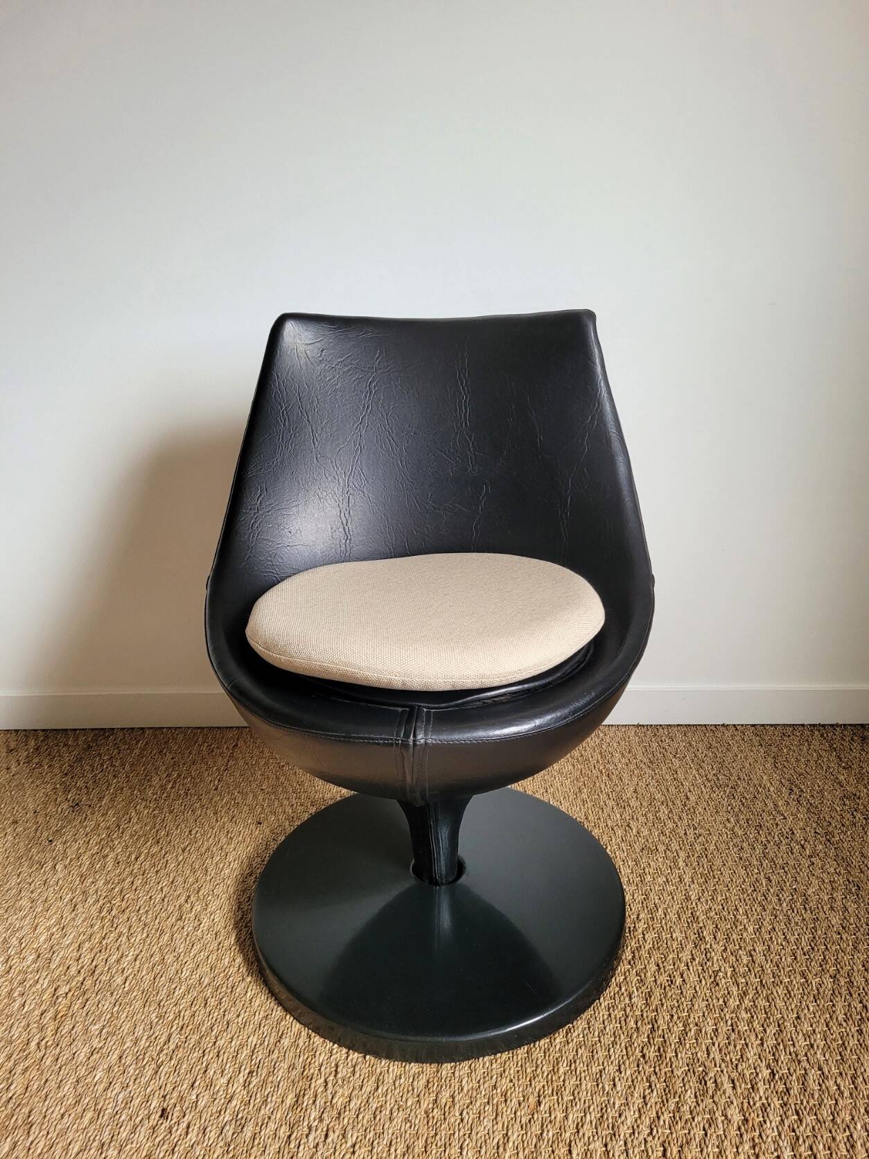 Vintage designer armchair "Polaris" by Pierre Guariche for Meurop 1960