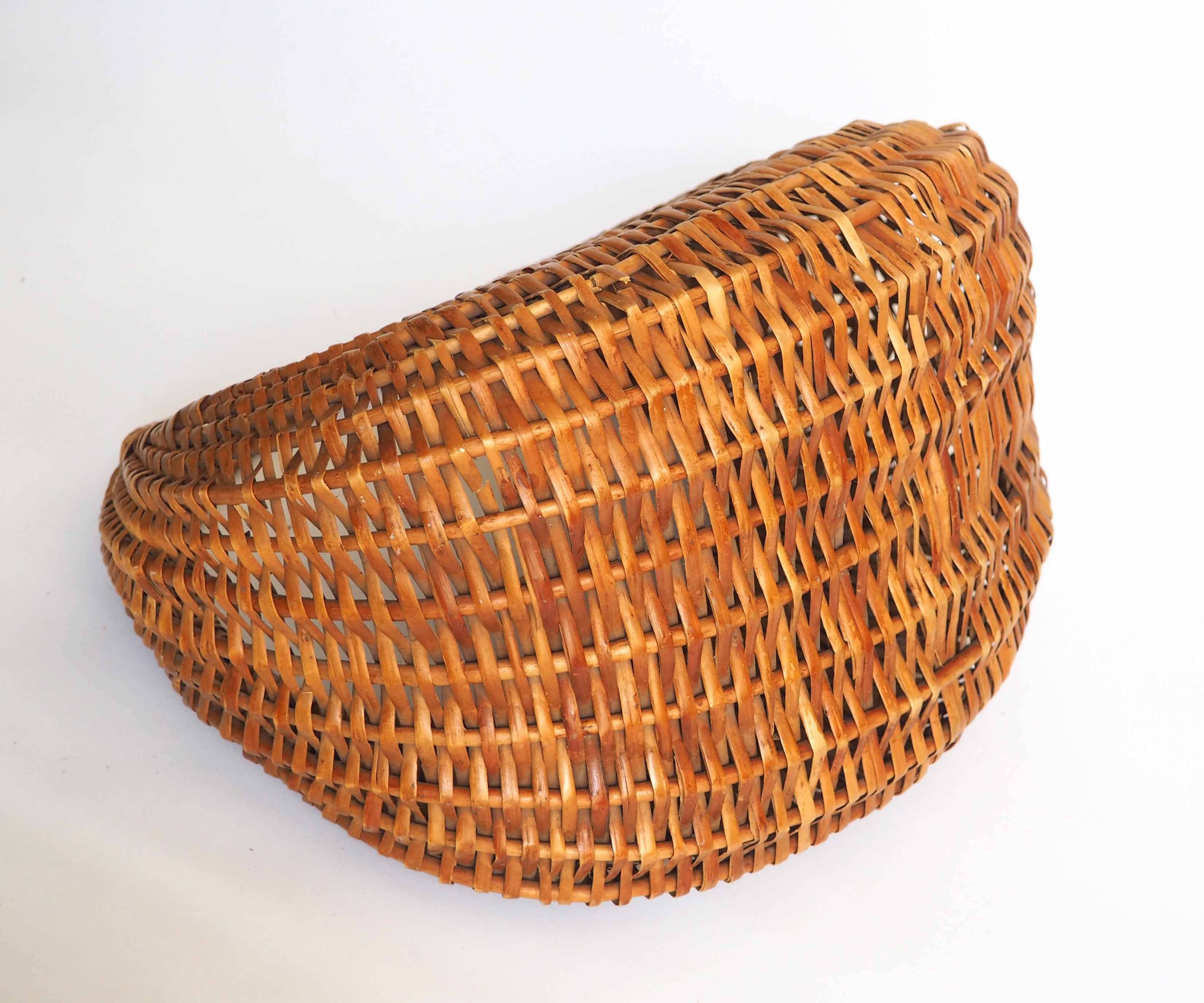 Rattan gondola basket