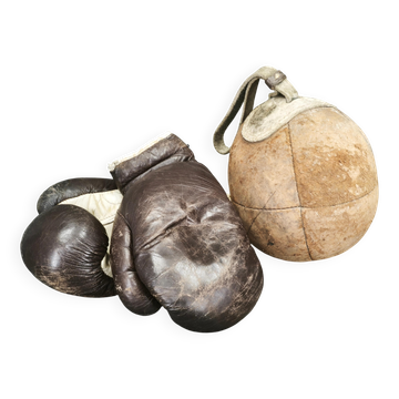 Gants de boxe en cuir et punching ball des années 1940, Tchécoslovaquie