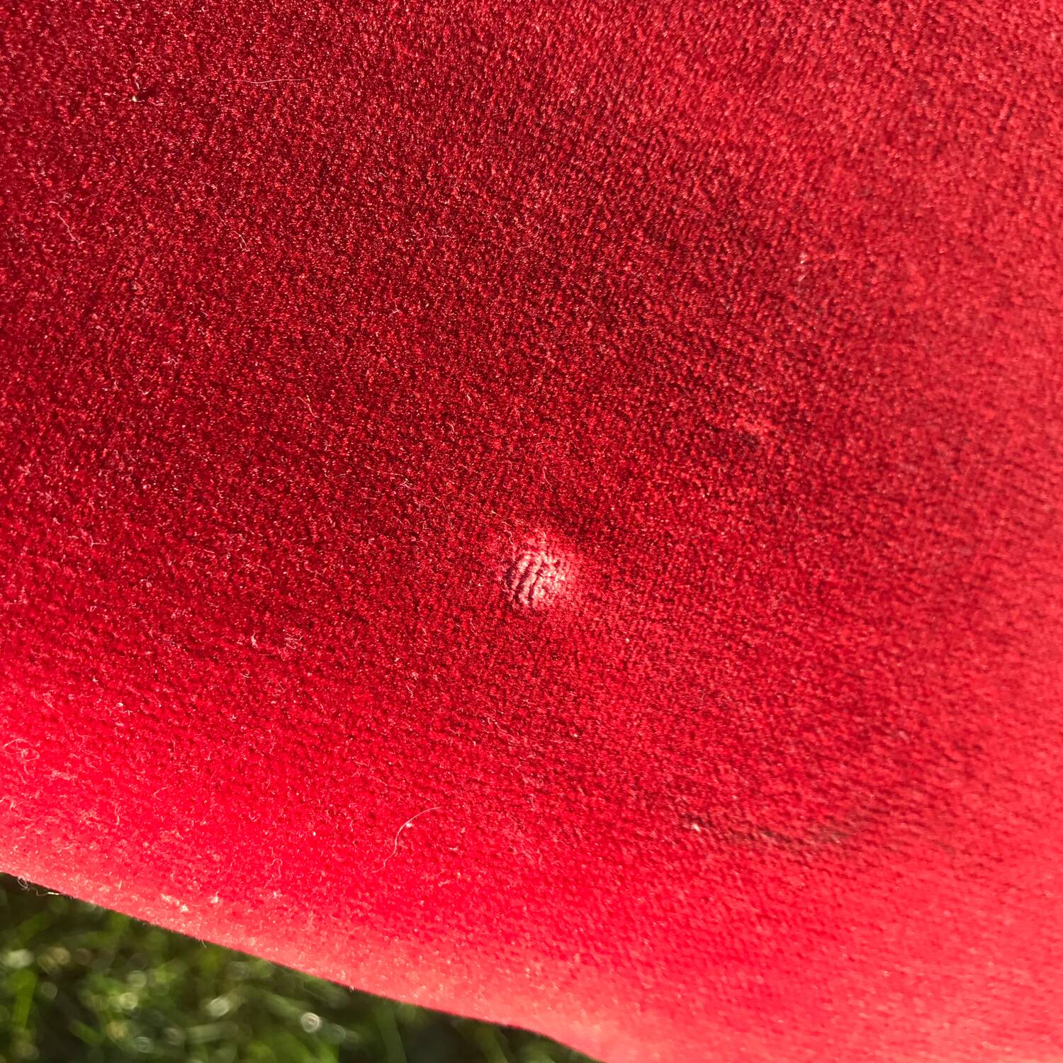 4 black reception chairs with red seats