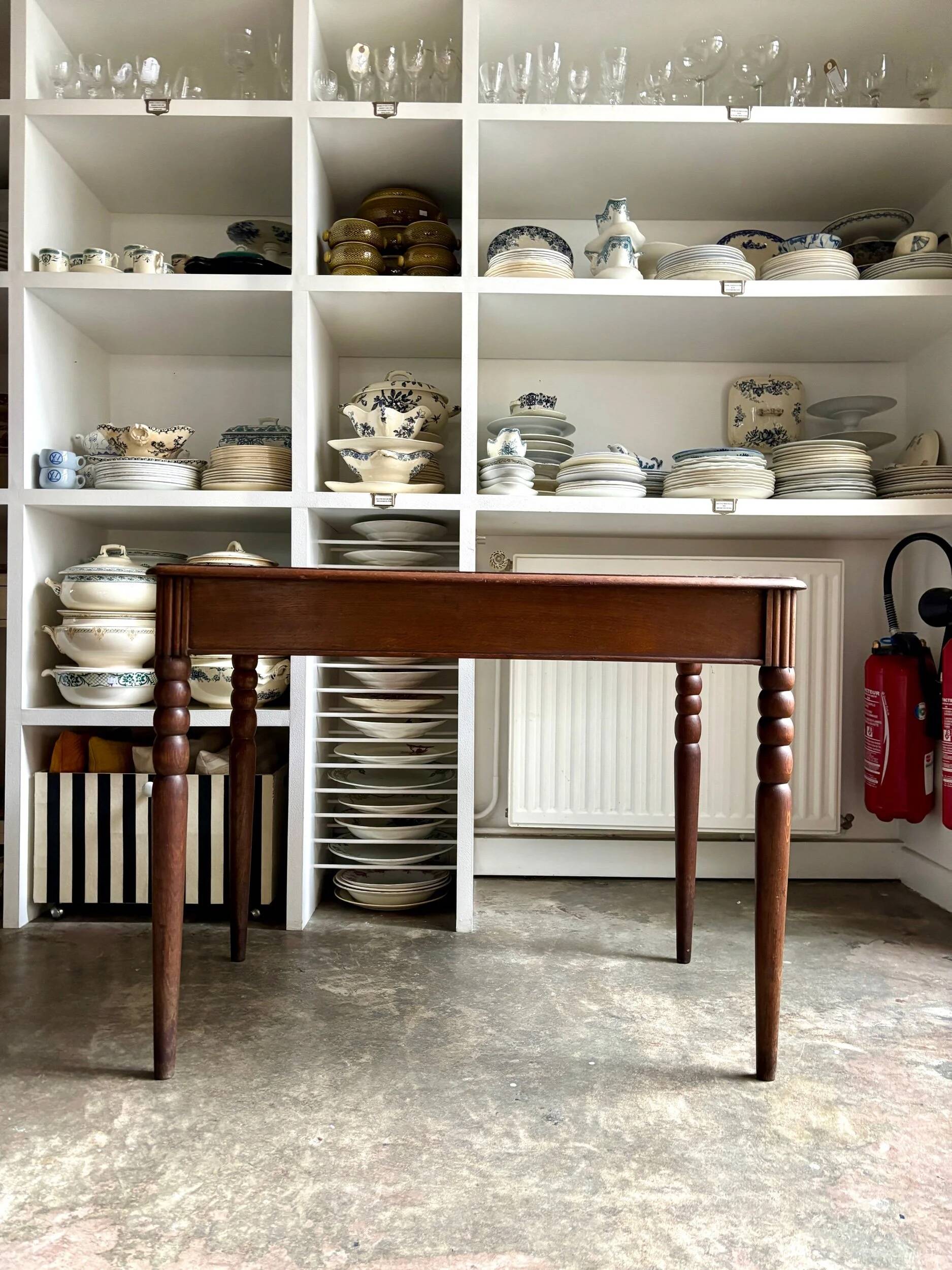 Bureau, table 1 tiroir en bois foncé 90 x 54,5 cm