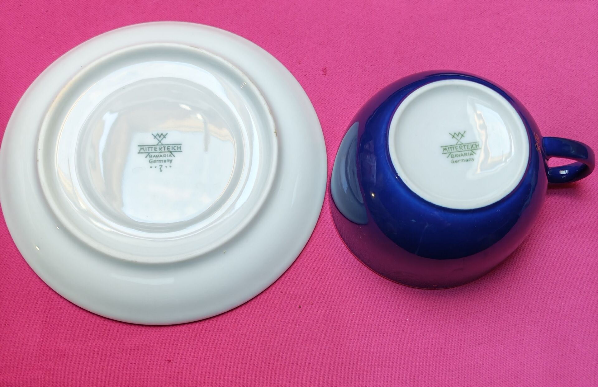 Service of 6 cups and saucers in cobalt blue with gold trim - Mitterteich
