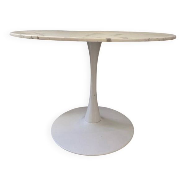 Table à manger en marbre