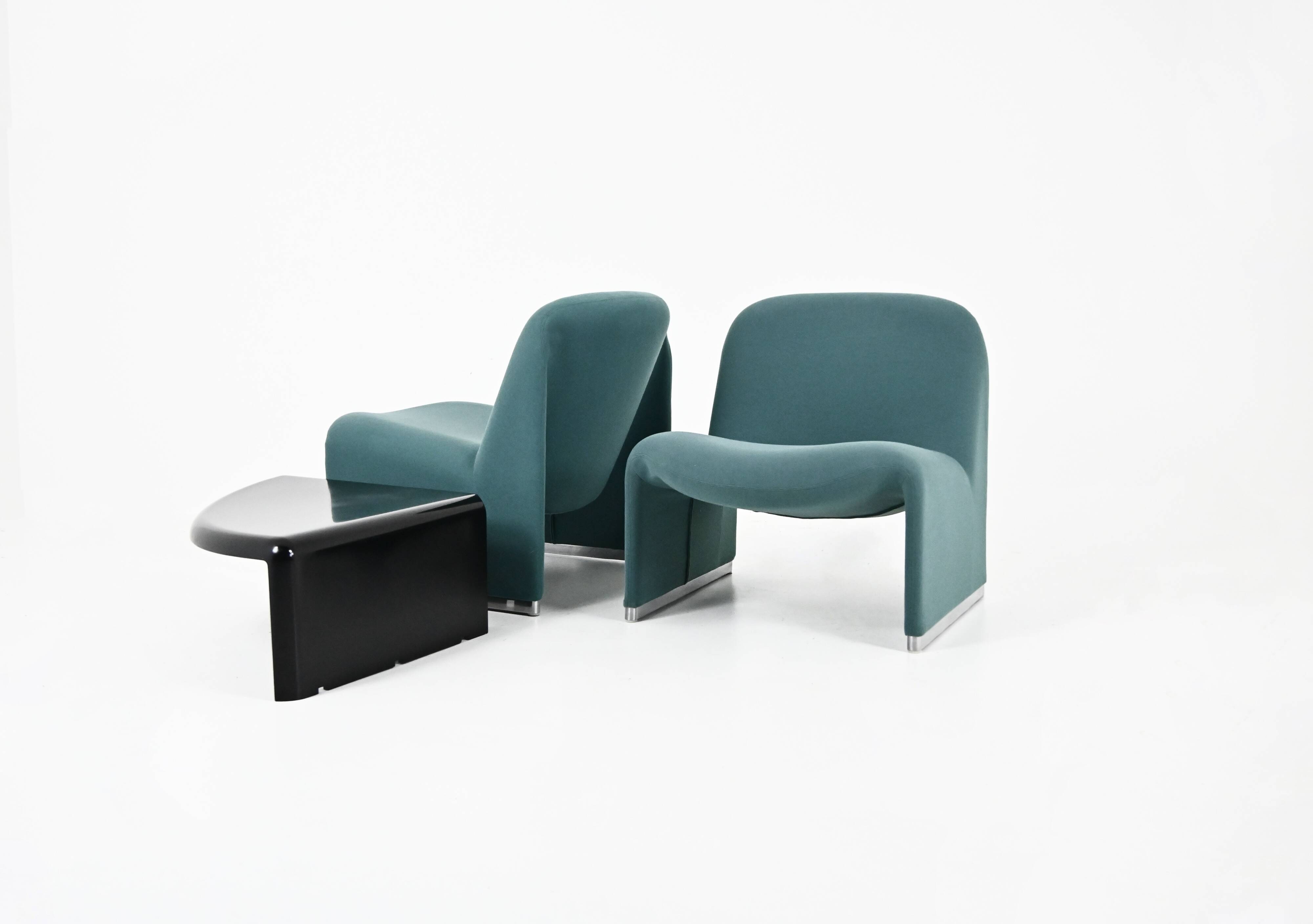 Armchairs + Alky table by Giancarlo Piretti for Anonima Castelli, years.