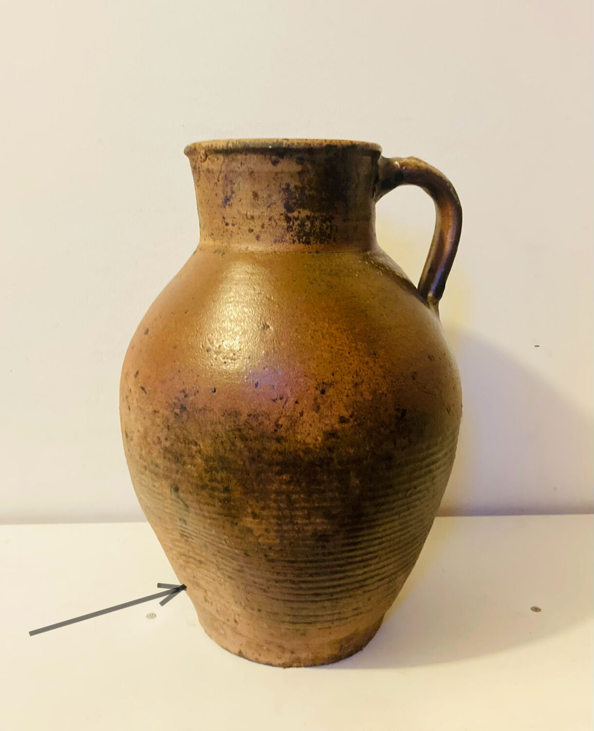 Impressive terracotta pitcher from the 19th century, entirely handmade.