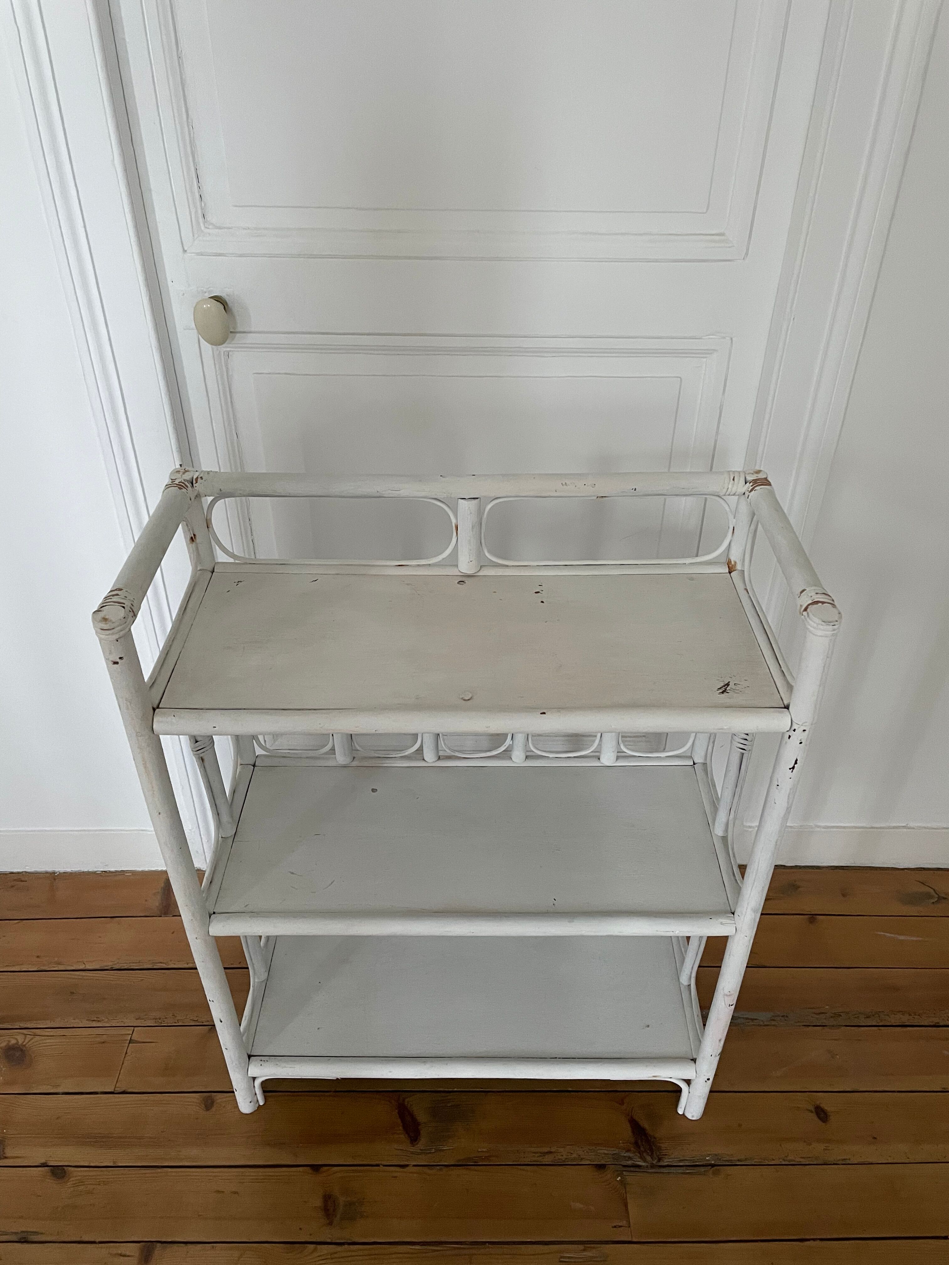 Bookcase vintage rattan standing shelf