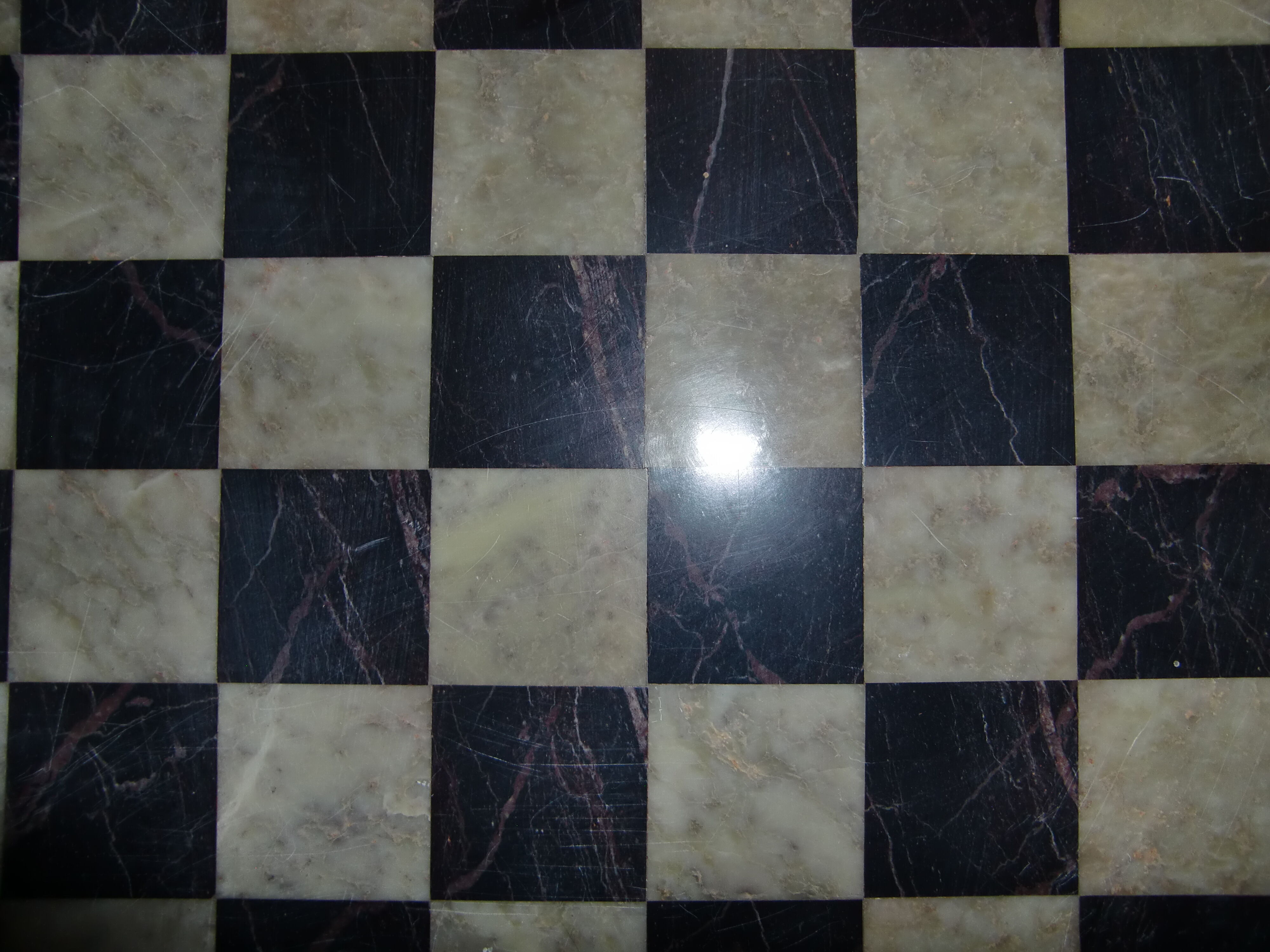 Large two-tone onyx chess box