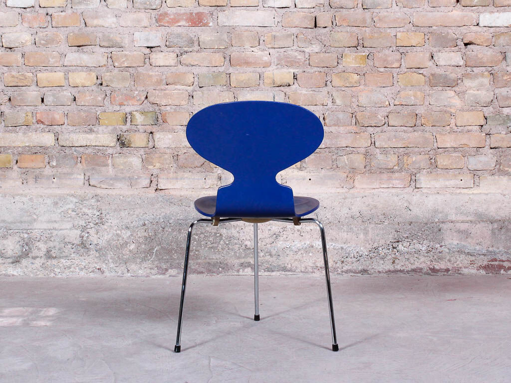 Tripod chair the Ant, n°.3100 by Arne Jacobsen for Fritz Hansen, circa 1952