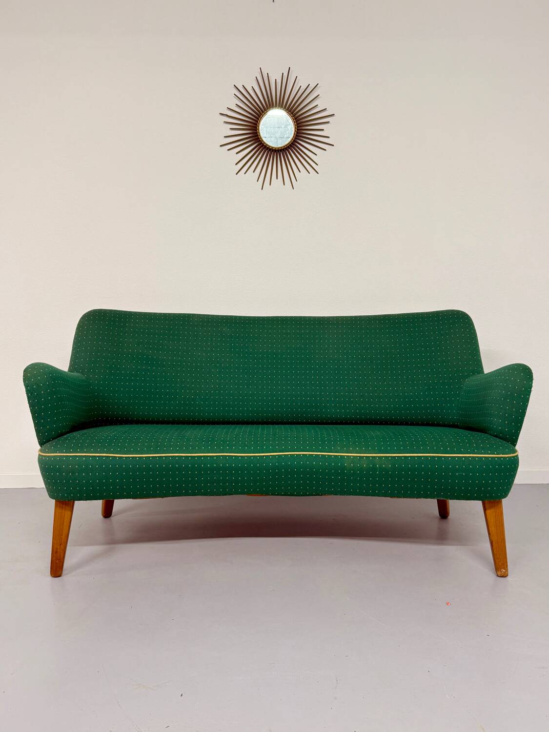 Ancien canapé haricot cocktail vert vintage design des années 50