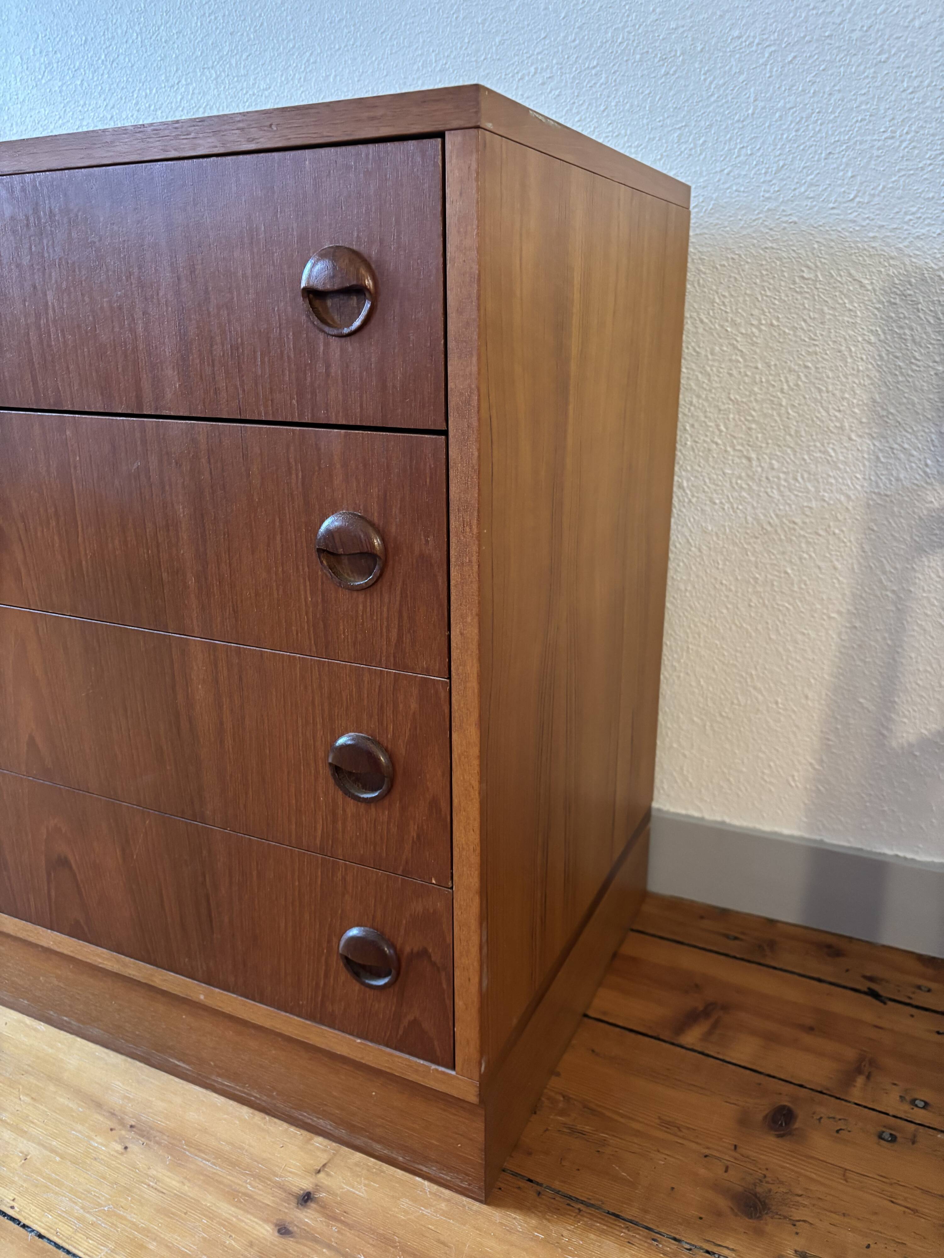 Scandinavian teak chest of drawers, 1960.