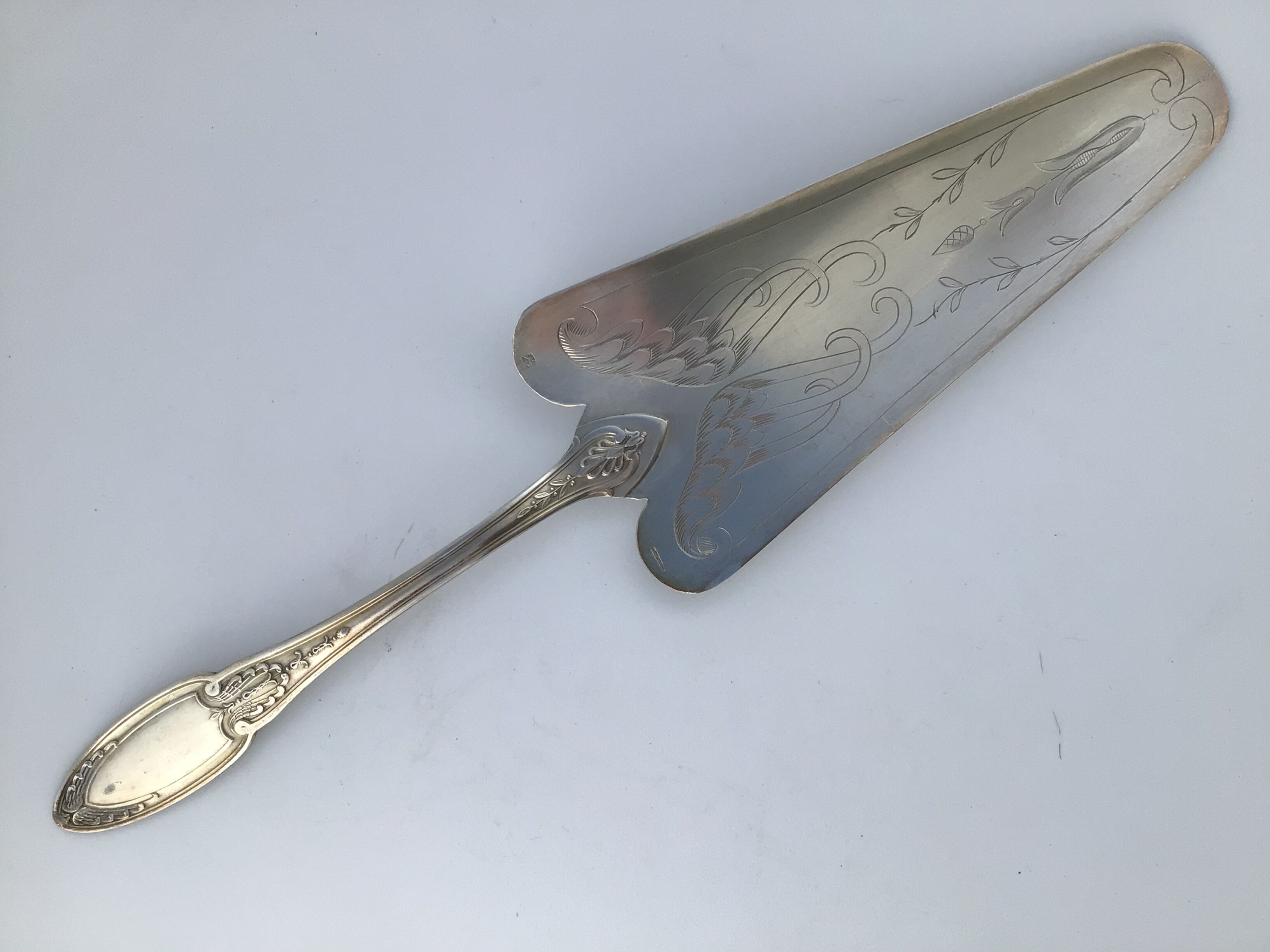 Cake shovel or pie Ercuis metal silver punches
