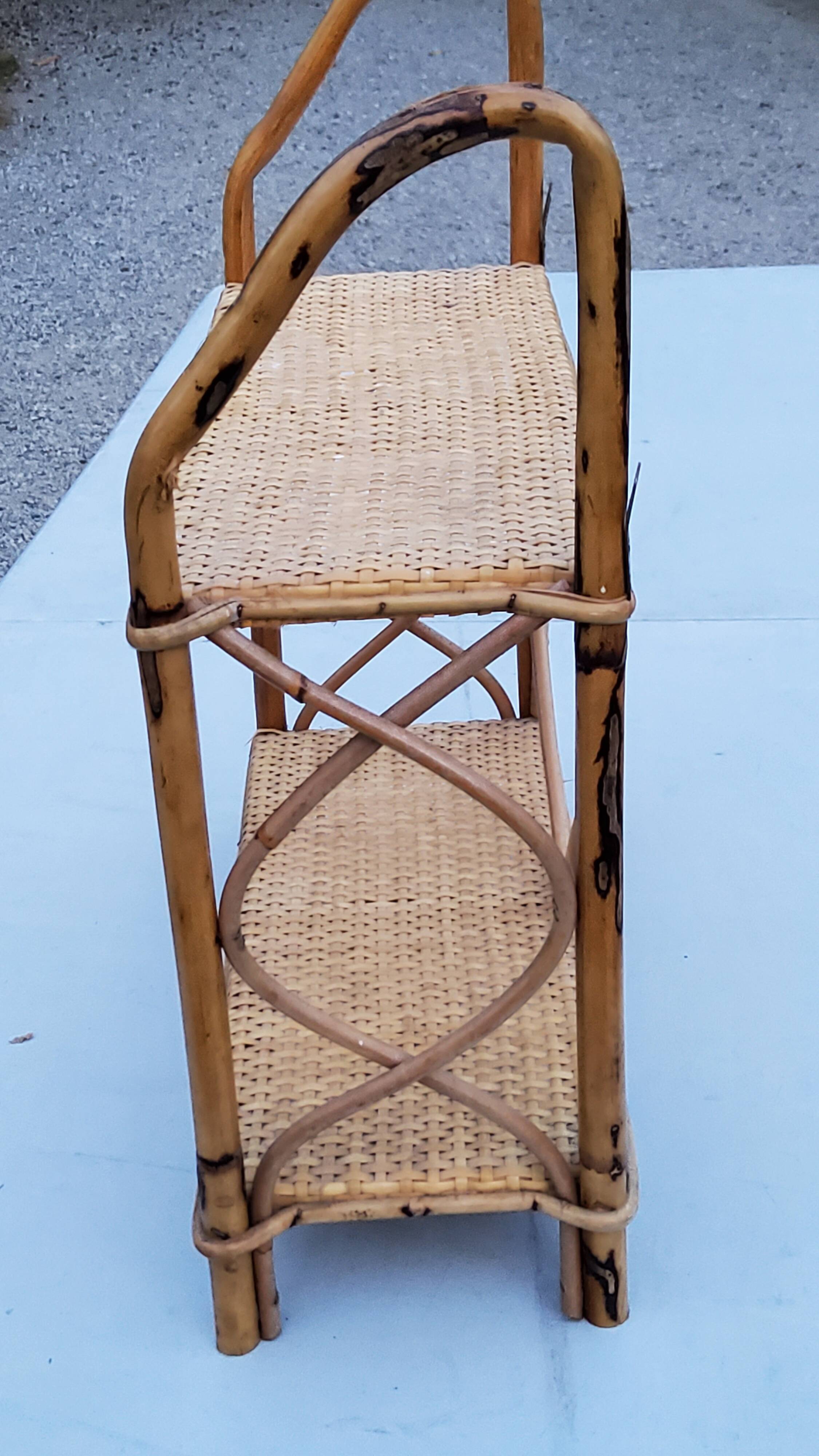 Double wall shelf in bamboo and rattan from the 70s