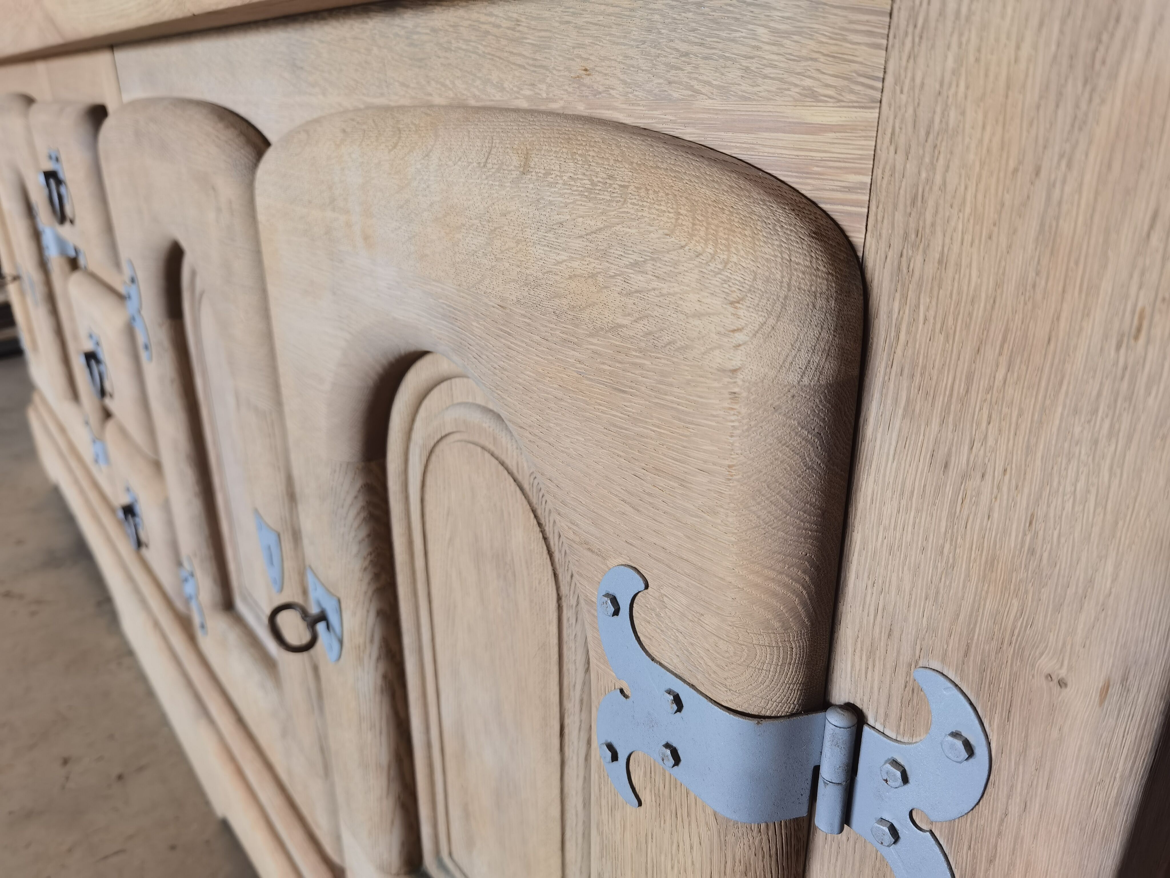 Crude massive buffet