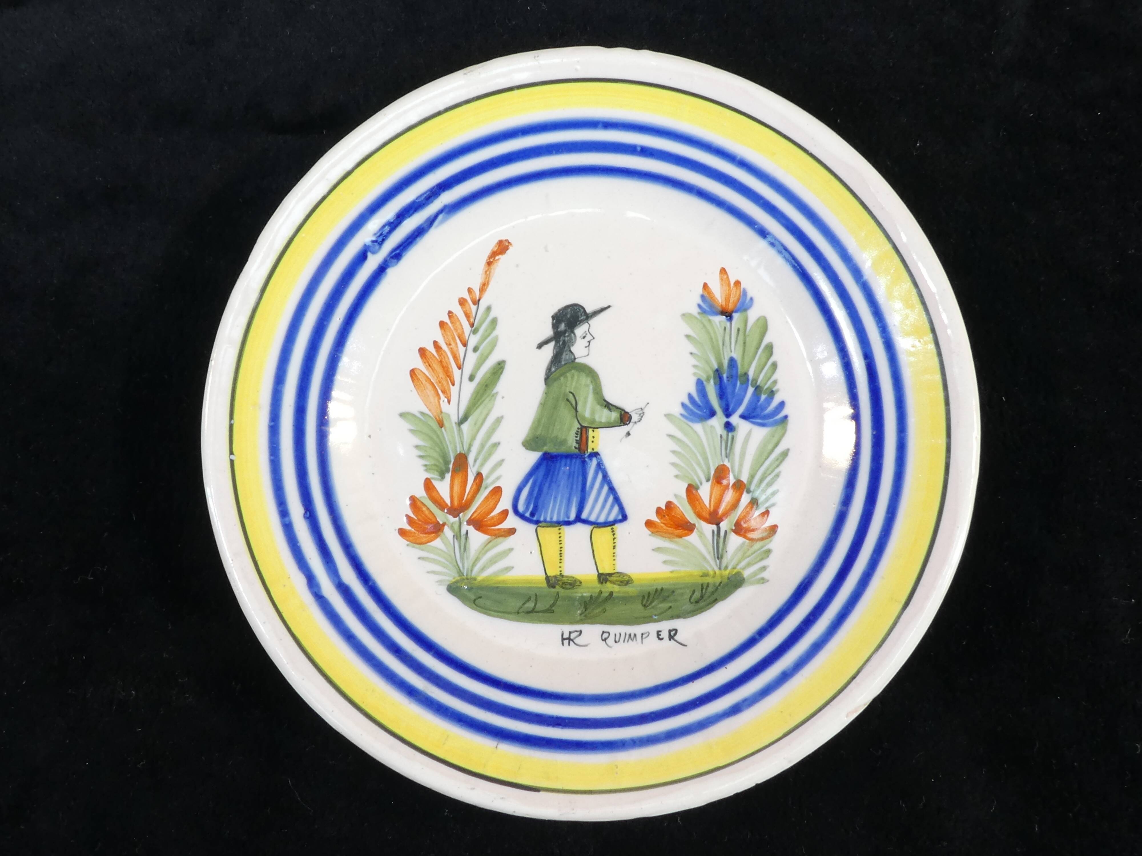 Plate in faience hr quimper breton décor
