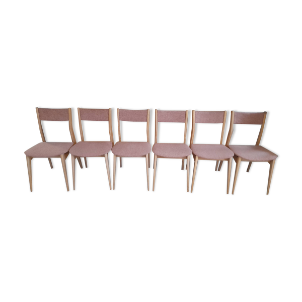 6 chaises d’origine scandinave en bois massif clair