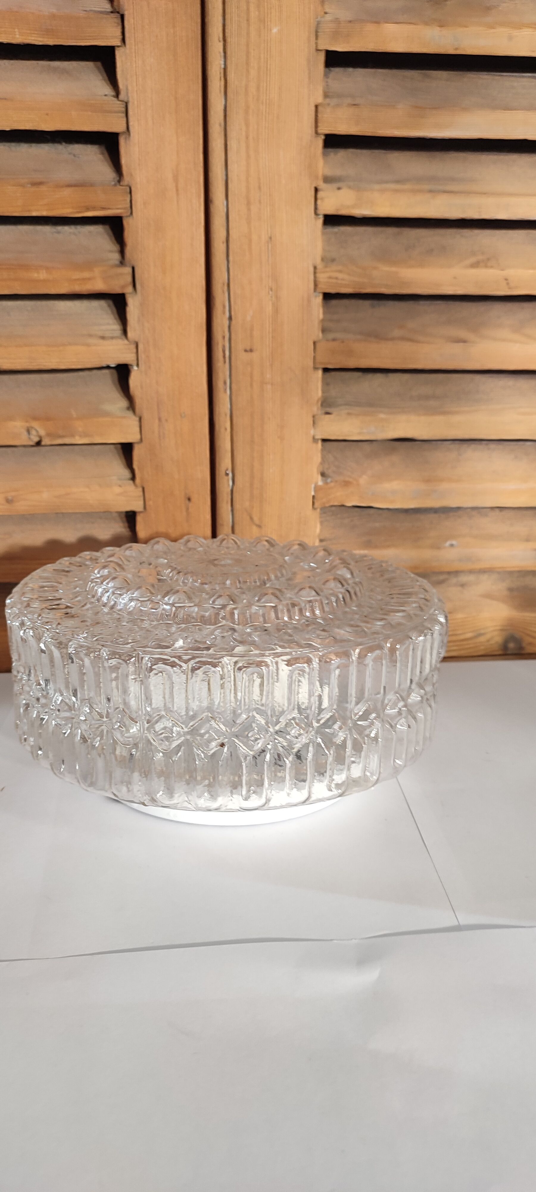 Cast glass ceiling lamp
