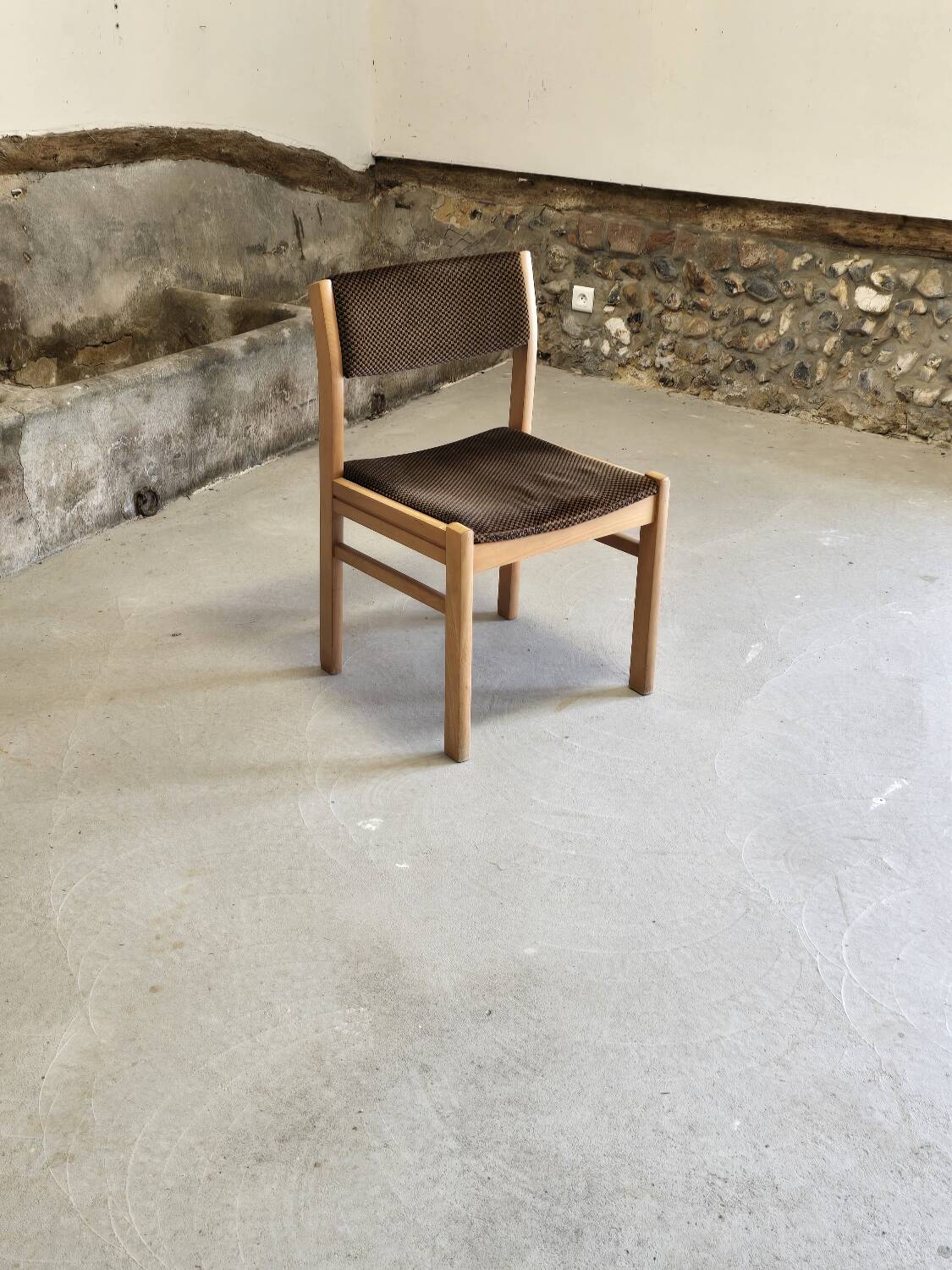 1970 wood and velvet chair
