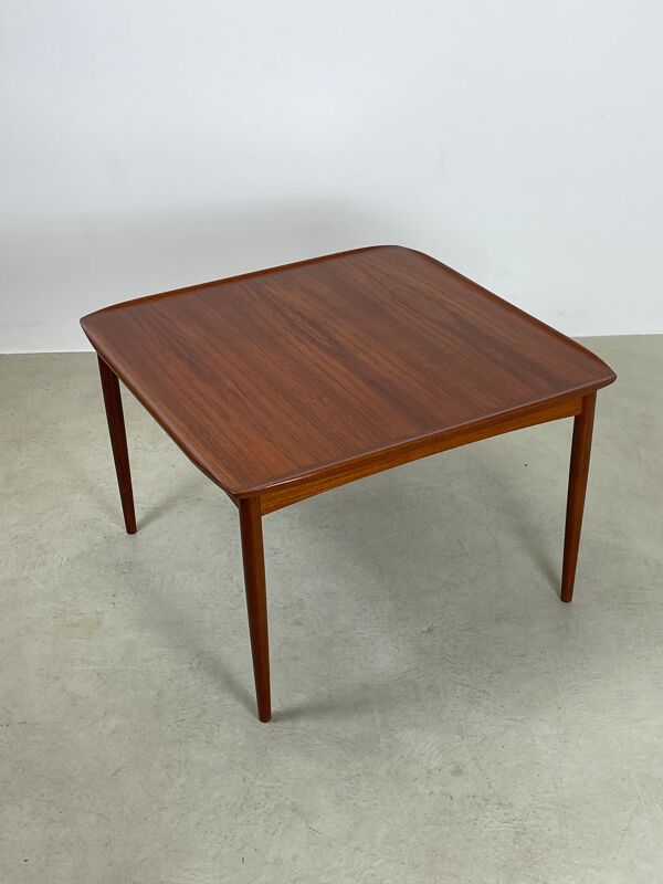 Table basse danoise en teck du milieu du siècle par Mobelintarsia dans les années 1960