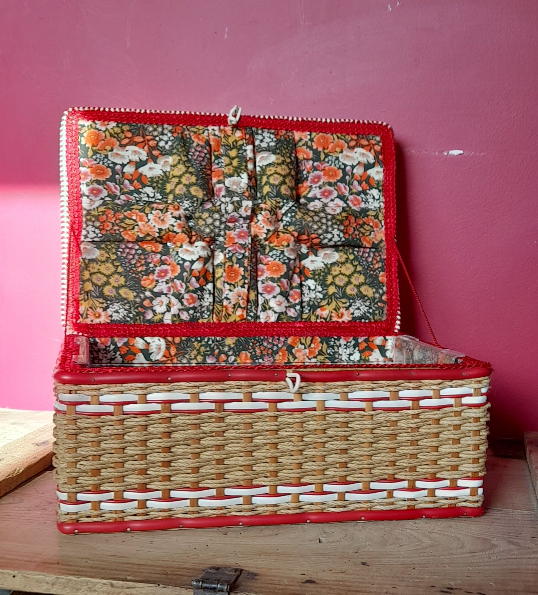 Sewing box rope and scoubidous 60s