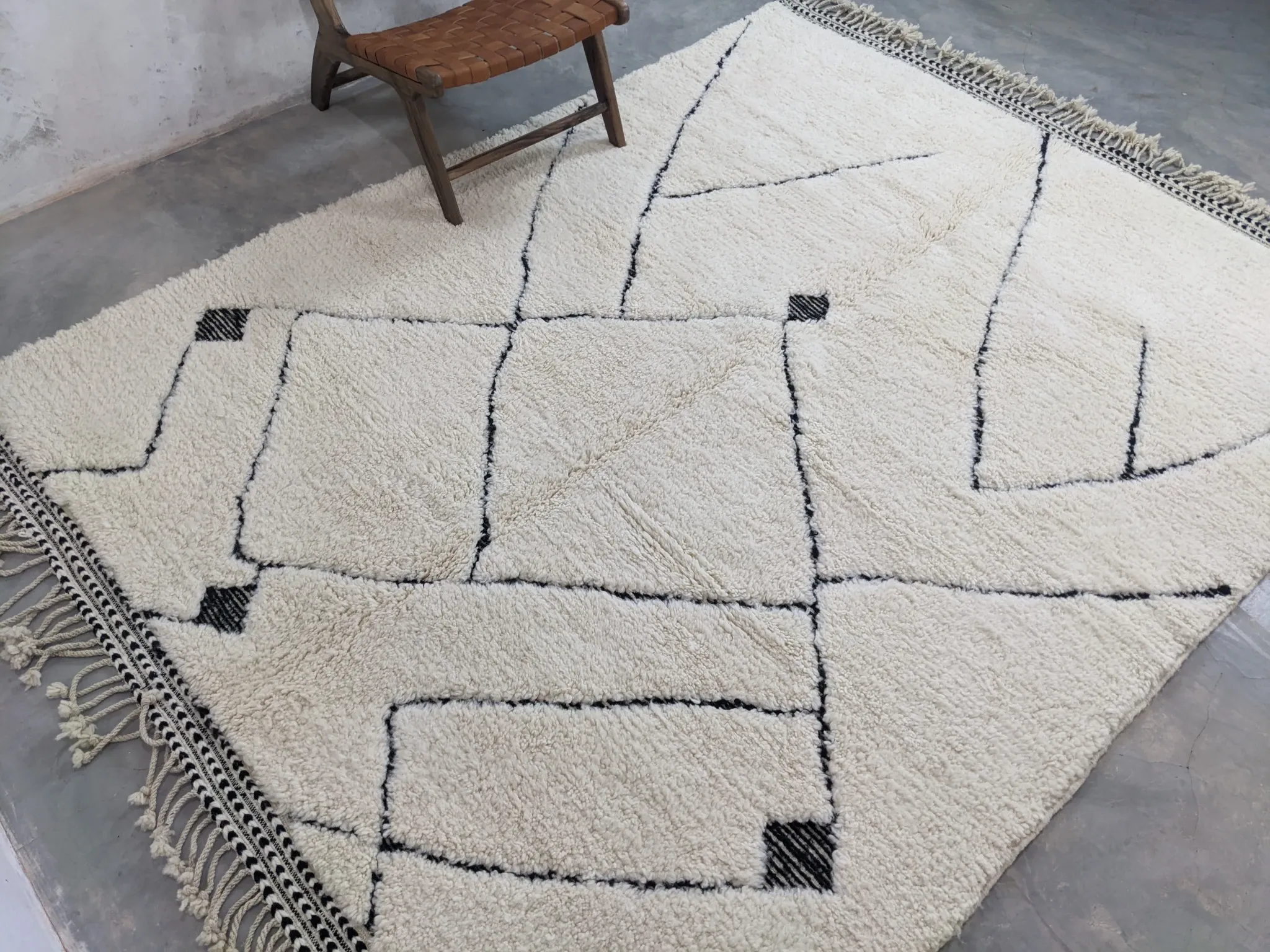 Large Beni Ouarain rug, 285 x 220 cm || 9.35 x 7.22 feet, G-293