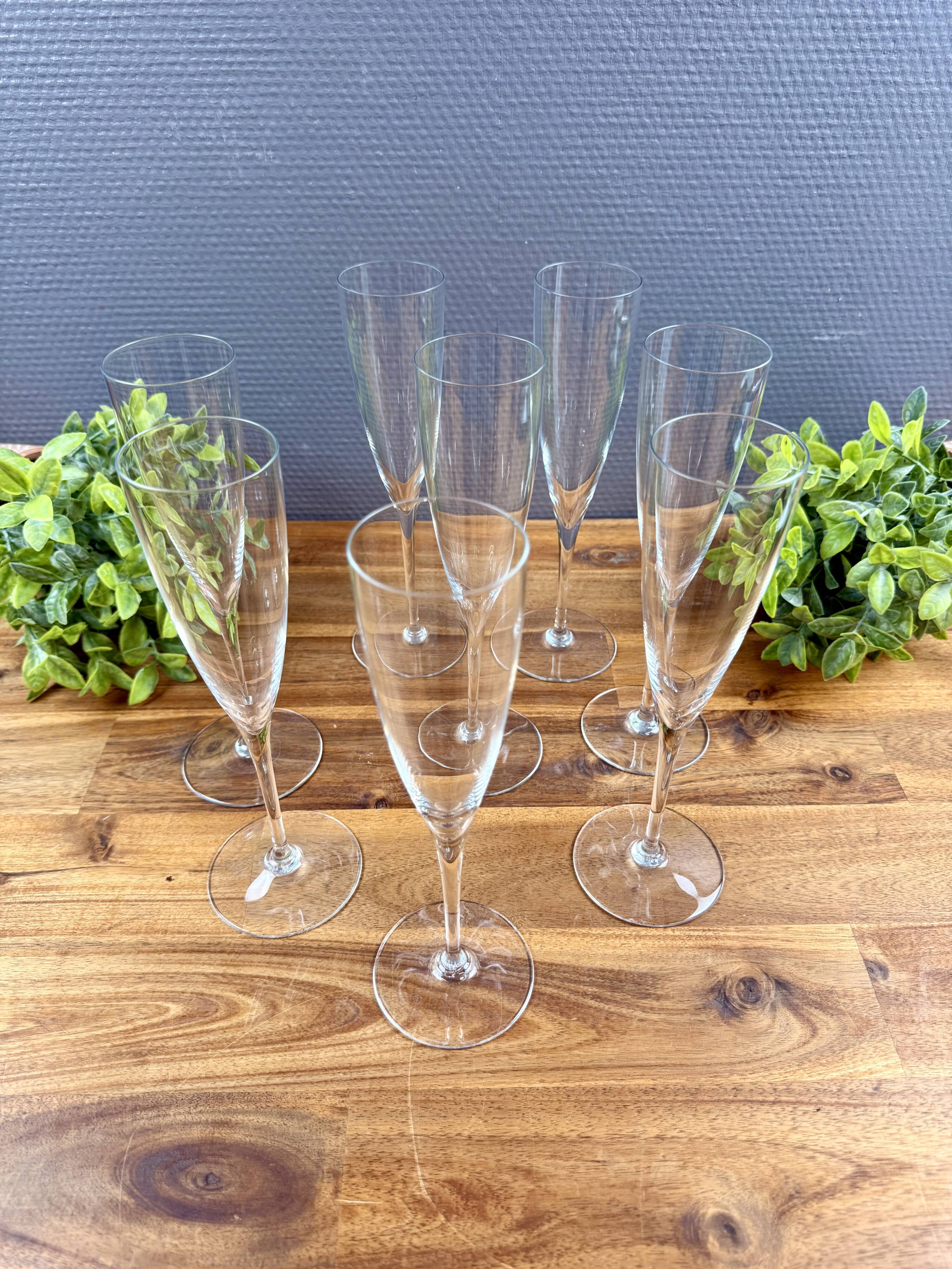 8 Baccarat Dom Pérignon champagne flutes – crystal